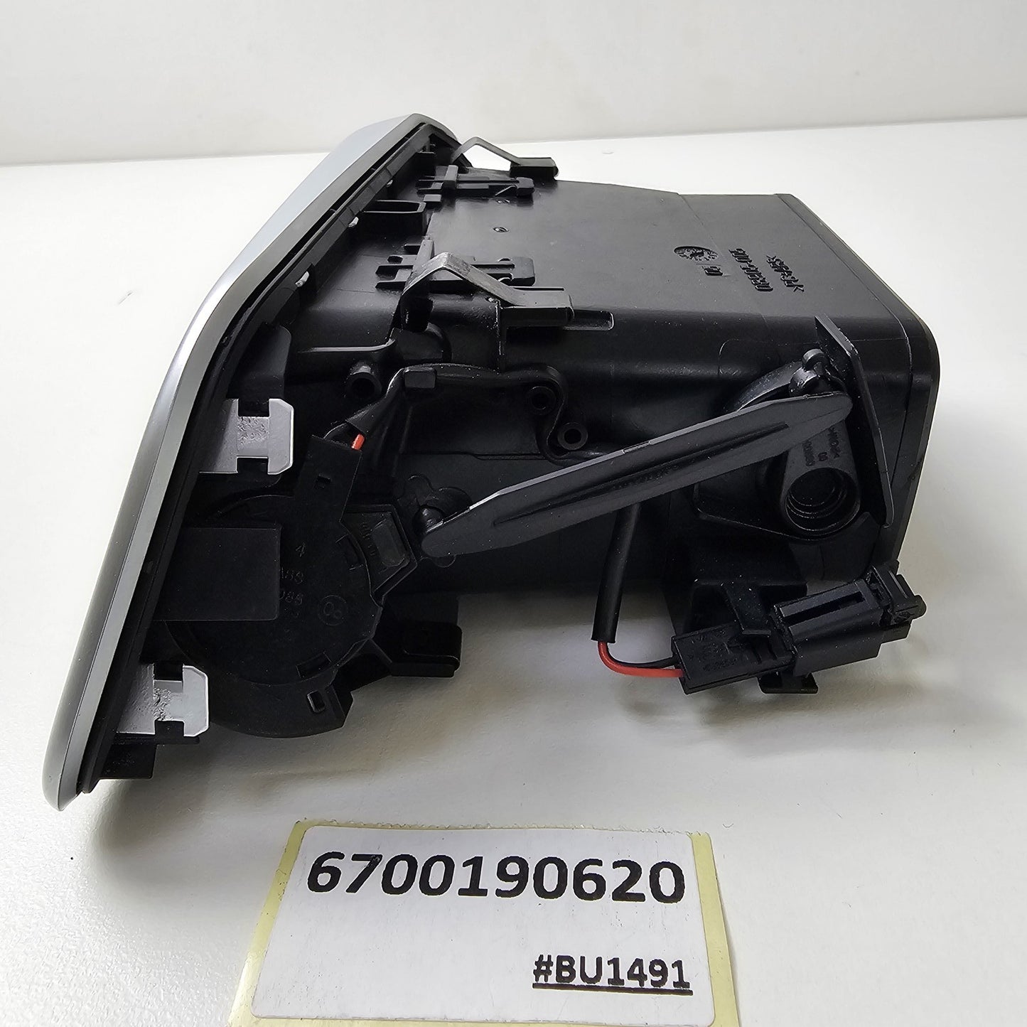 2013-2024 Maserati Ghibli Left Front Outer Air Vent 6700190620