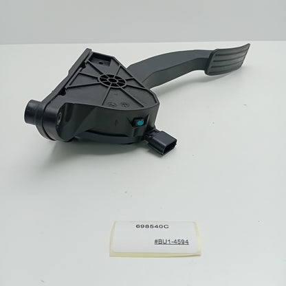 2016 Jaguar XE Accelerator throttle pedal 698540C
