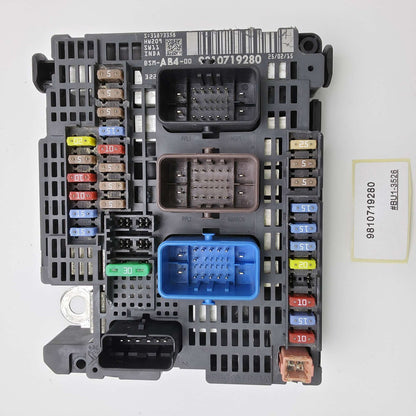 2011-2015 Peugeot 508 Fuse Box Central Control Unit BSM AB4 9810719280