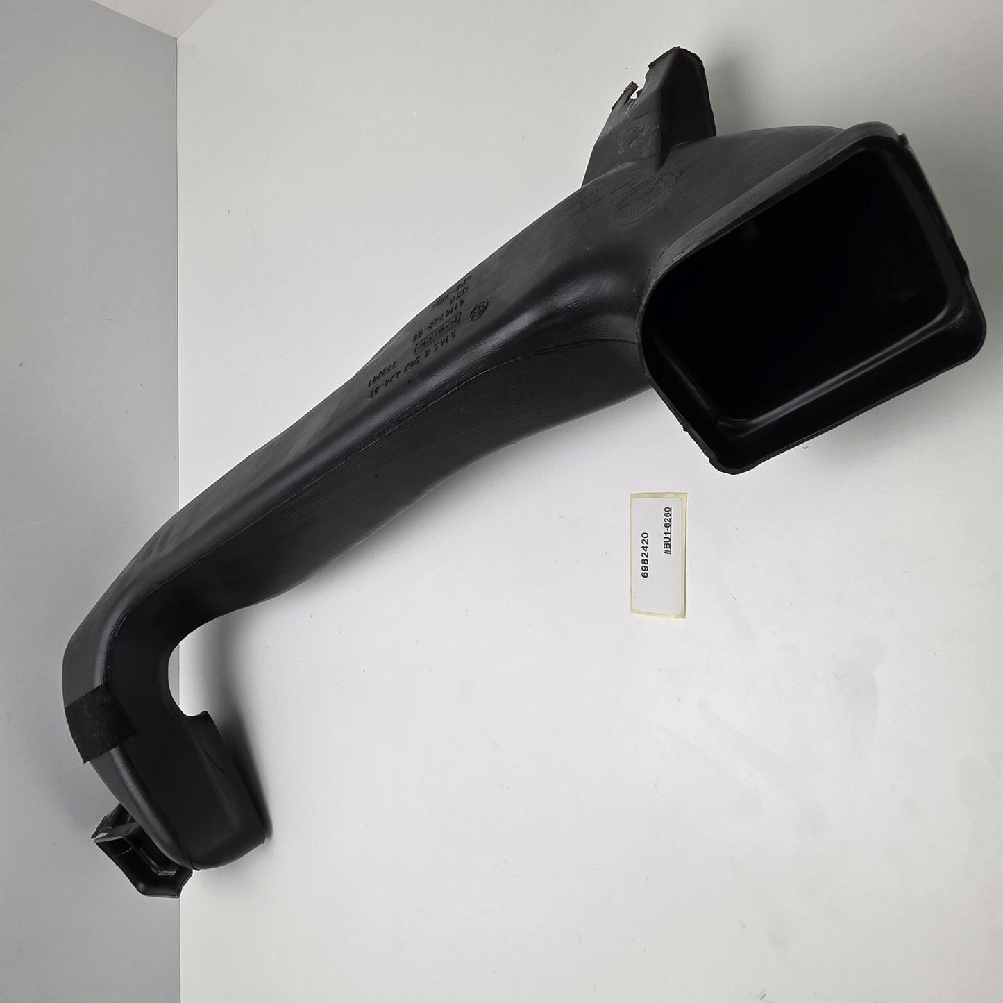 2008-2012 BMW X6 Cold Air Duct Right 6982420