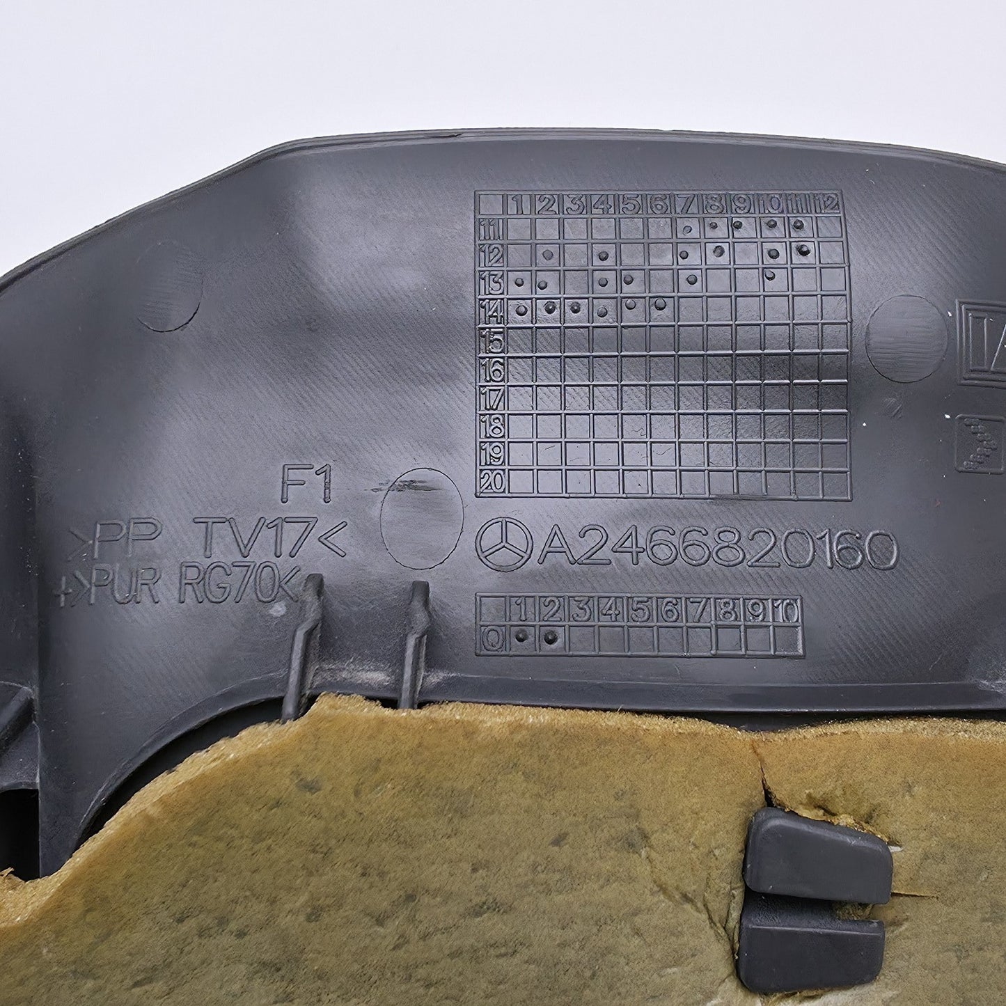 2014-2019 Mercedes-Benz CLA250 Front Left Side Cover A2466820160