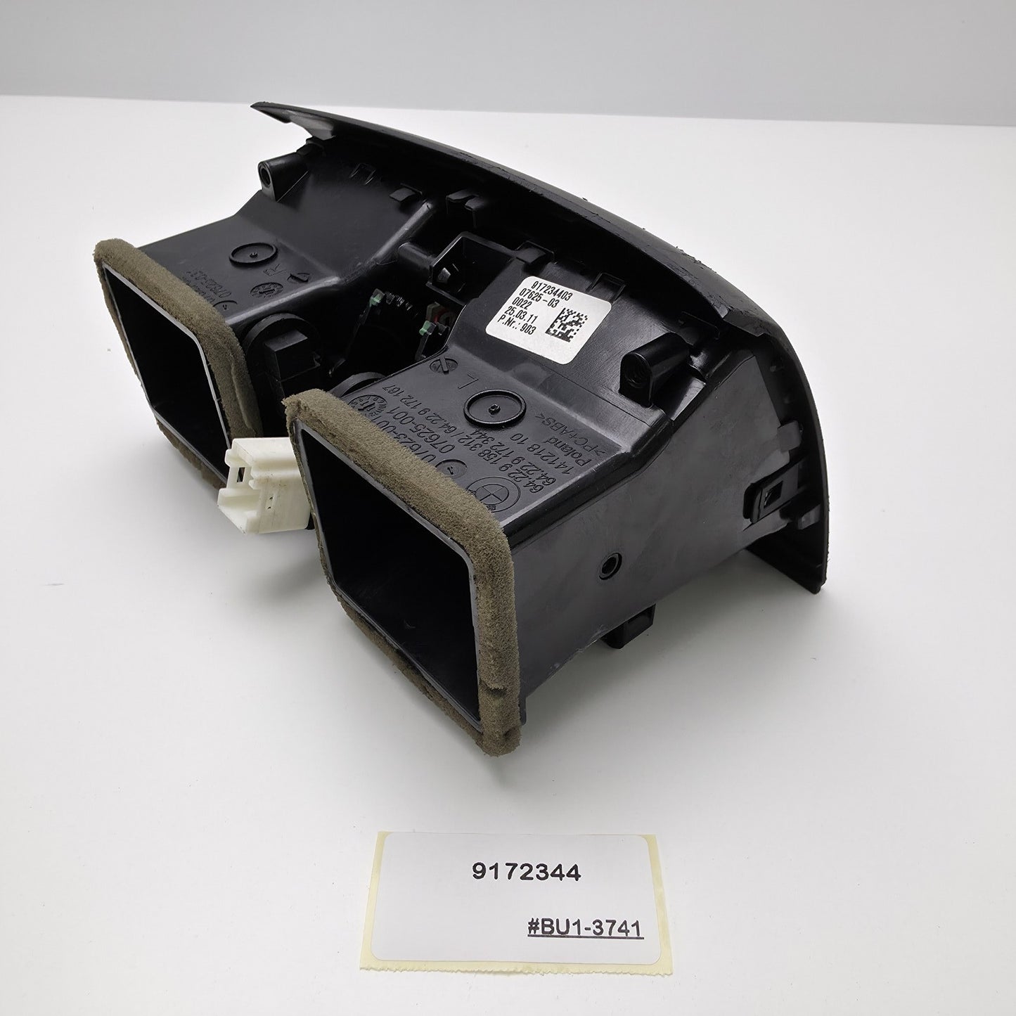 2009-2017 BMW F11 Center Console Rear Air Vent 9172344