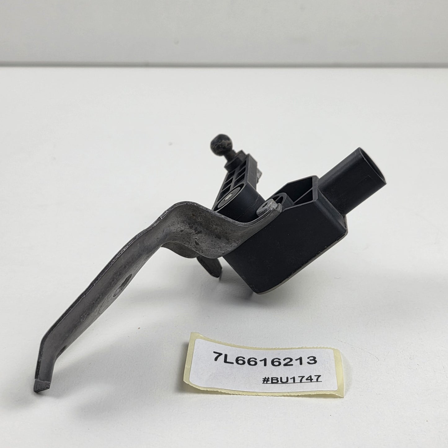 2007-2015 Volkswagen Touareg Front Left Suspension Ride Height Sensor 7L6616213