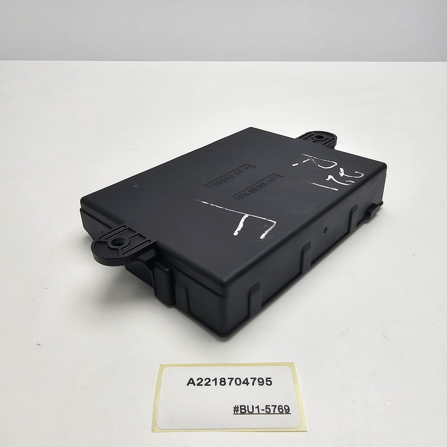 2007-2013 Mercedes-Benz W221 Front Right Door Control Module A2218704795