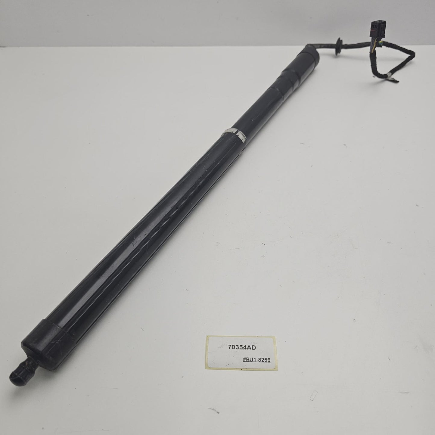 2010-2013 Land Rover Range Rover Sport Tailgate Strut Motor 70354AD