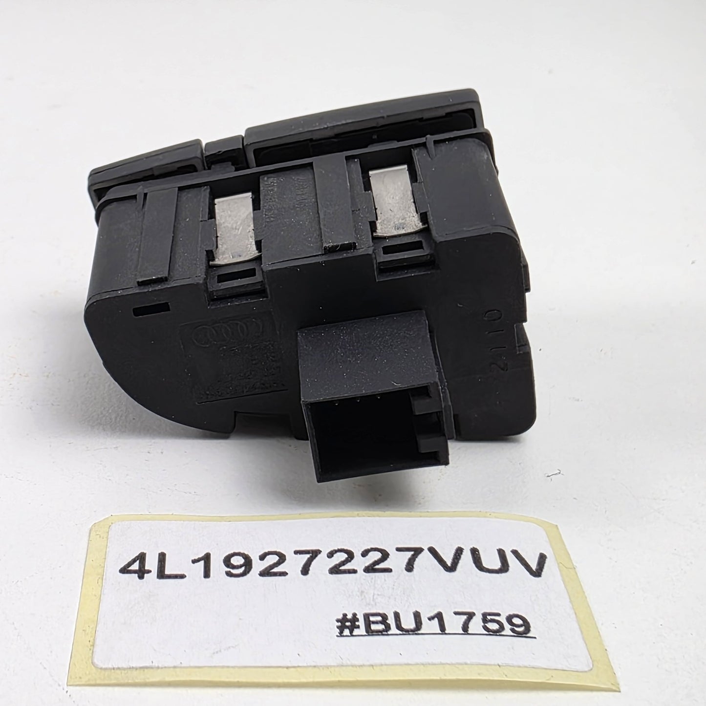 2005-2015 Audi A6 Dash Display Glovebox Switch Assembly 4L1927227VUV
