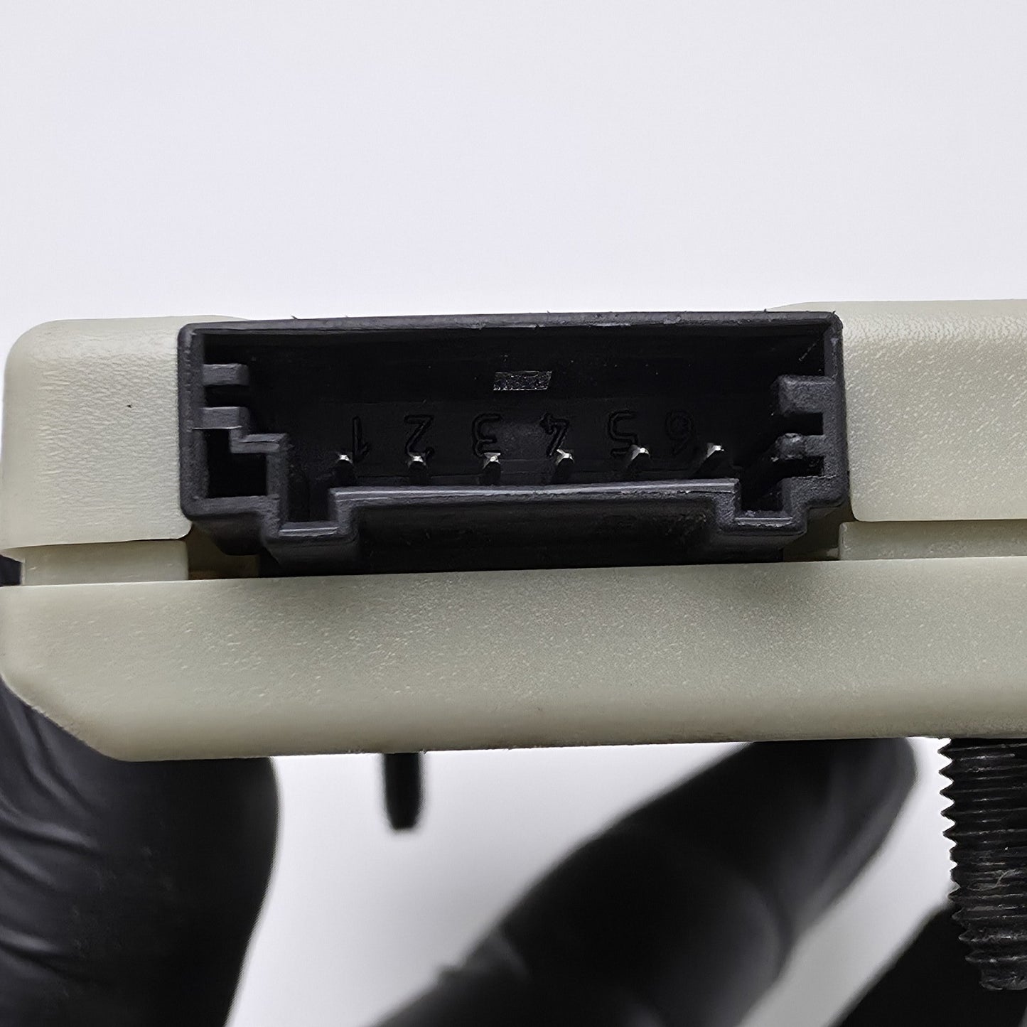 2007-2011 BMW E82 Diversity Antenna Amplifier 21367510
