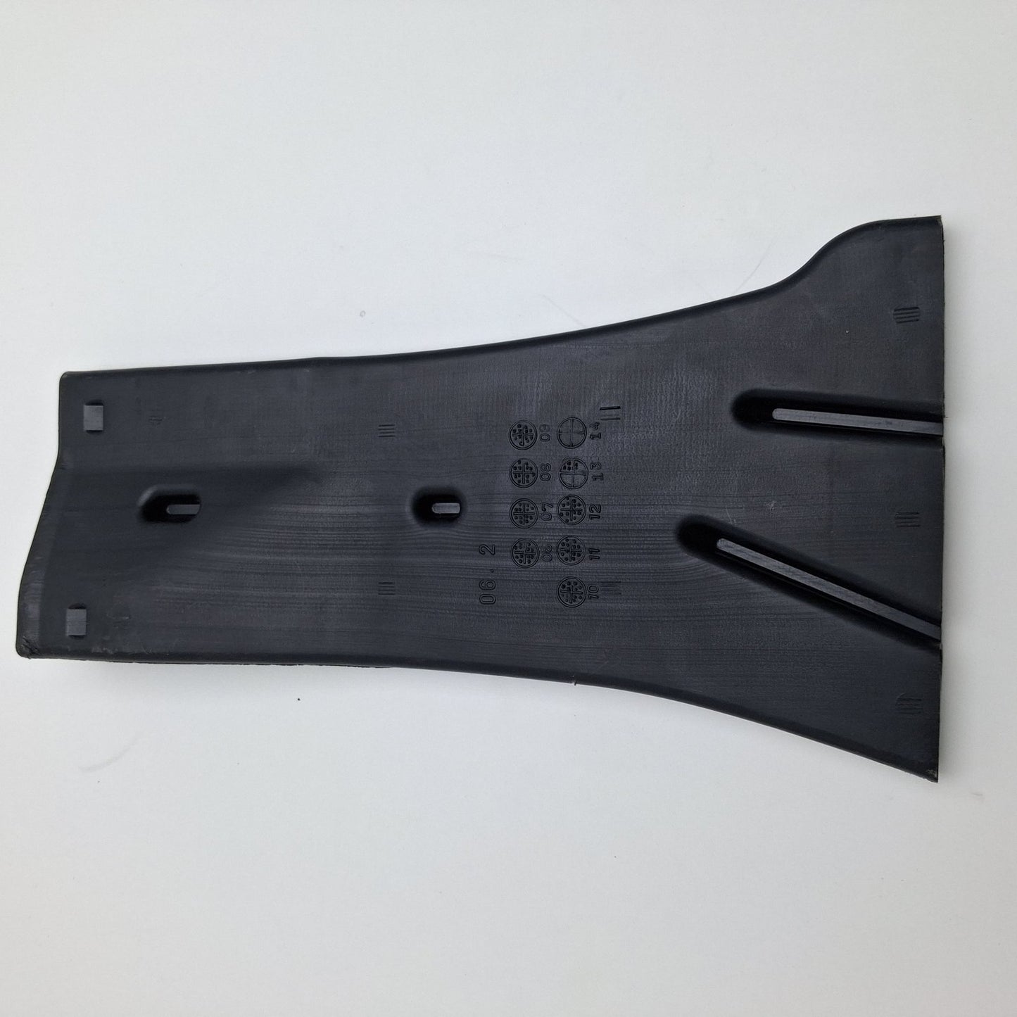 2007-2011 Toyota Camry Rear RH Air Duct Guide 8721533010