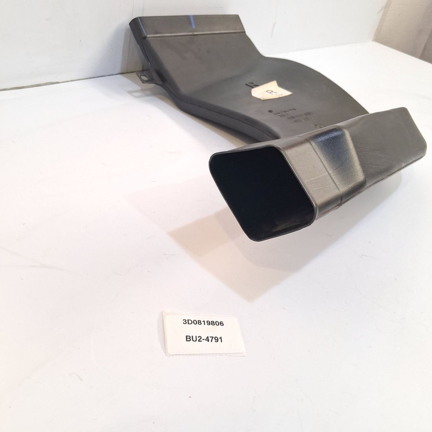 2011-2018 Bentley Continental GTC Rear Footwell Heating Air Duct 3D0819806