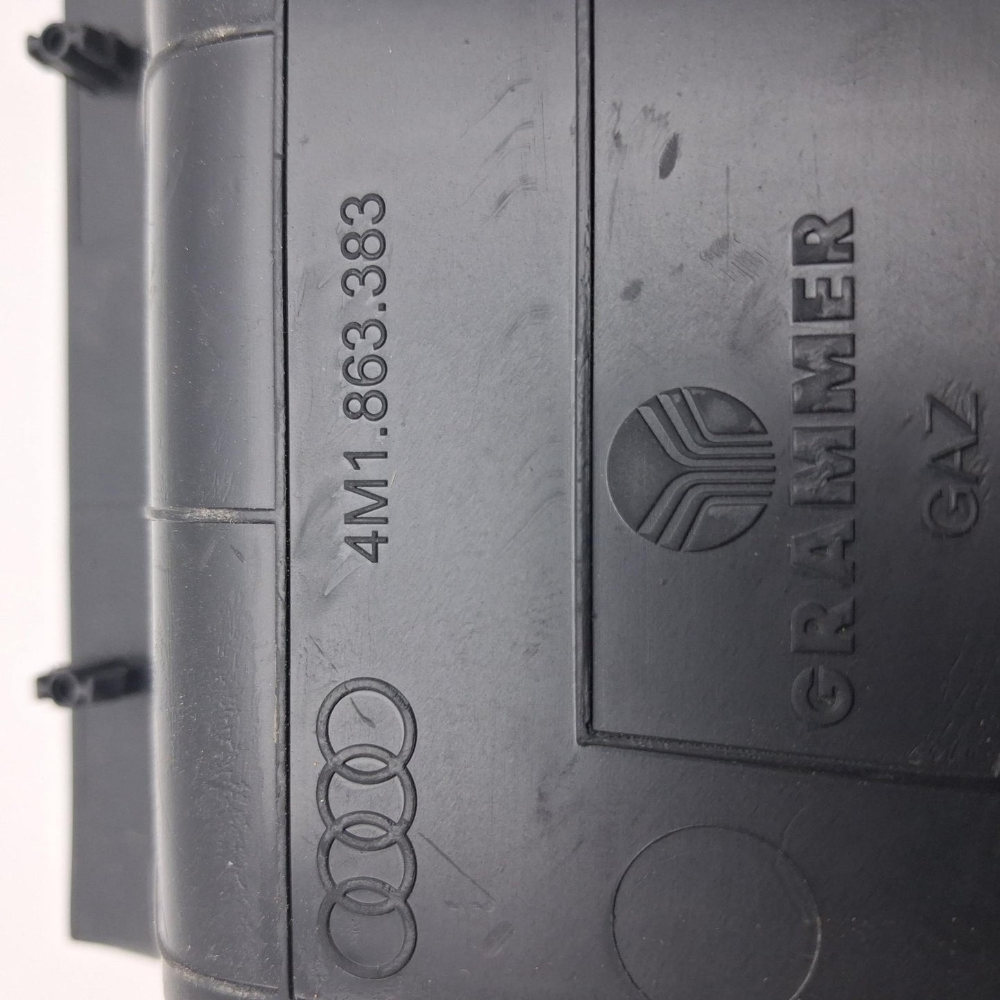 2016-2025 Audi Q7 Console Tray 4M1863383
