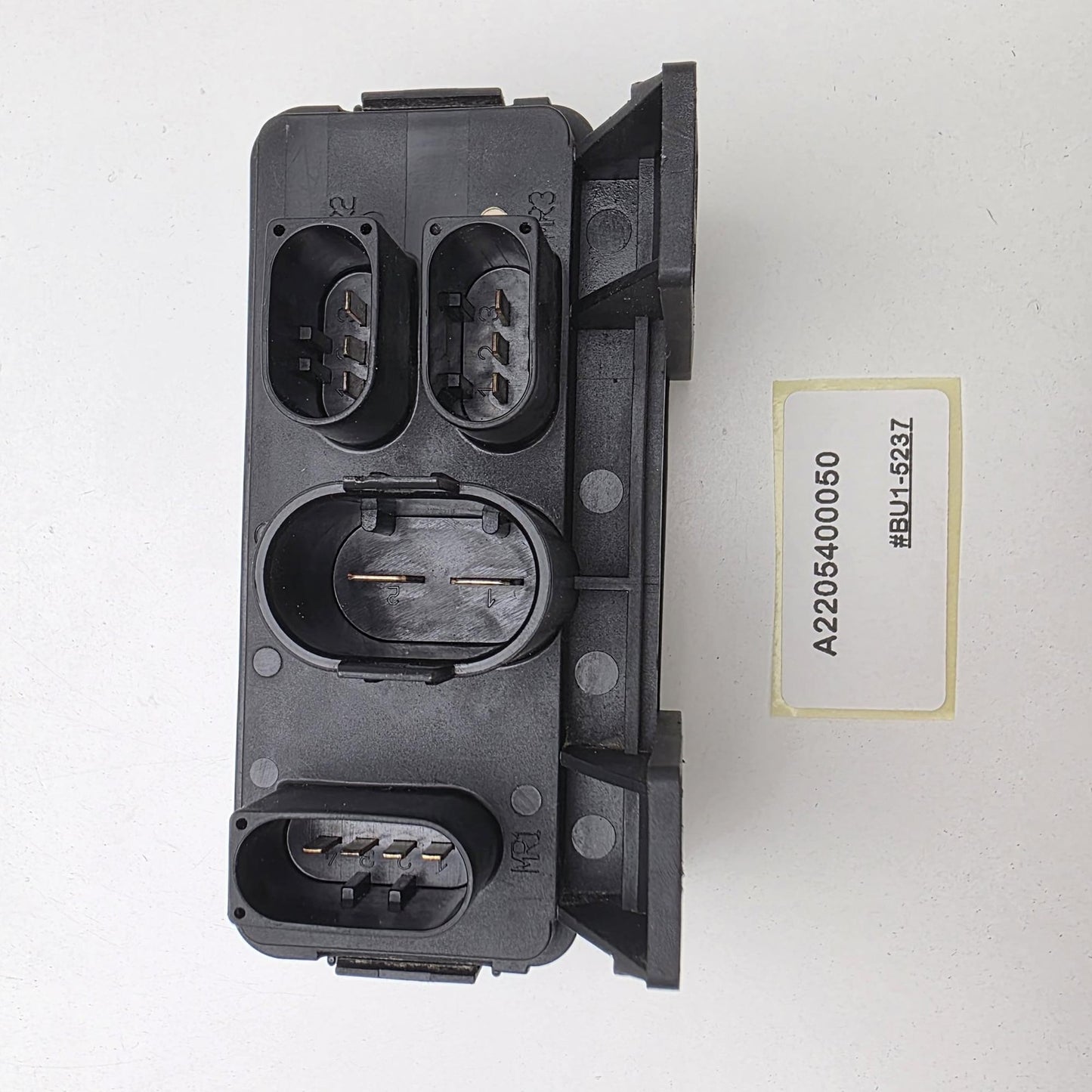 2000-2006 Mercedes-Benz CL Front Relay Fuse Box A2205400050