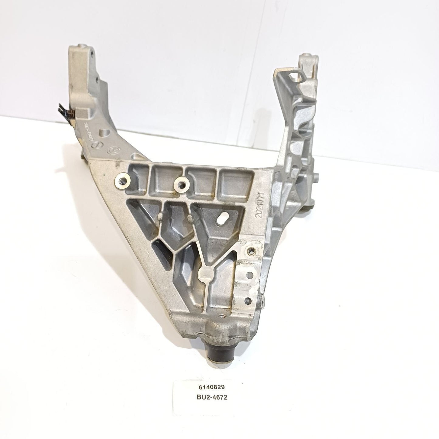 2013-2017 BMW F11 Steering Column Mounting Bracket 6140829