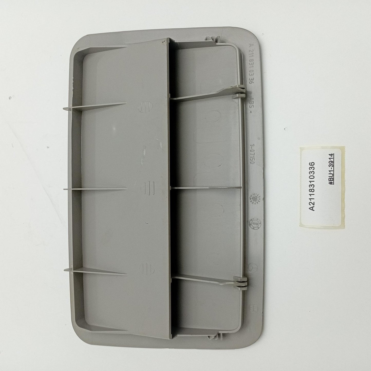 2003-2006 Mercedes-Benz E500 REAR AIR VENT BAFFLE FLOOR TRIM A2118310336