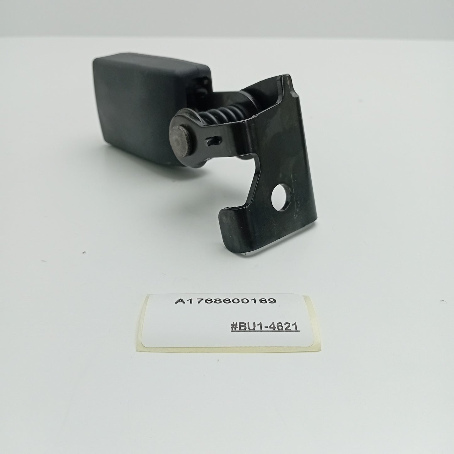 2014-2018 Mercedes-Benz CLA Rear Seat Belt Latch Buckle A1768600169