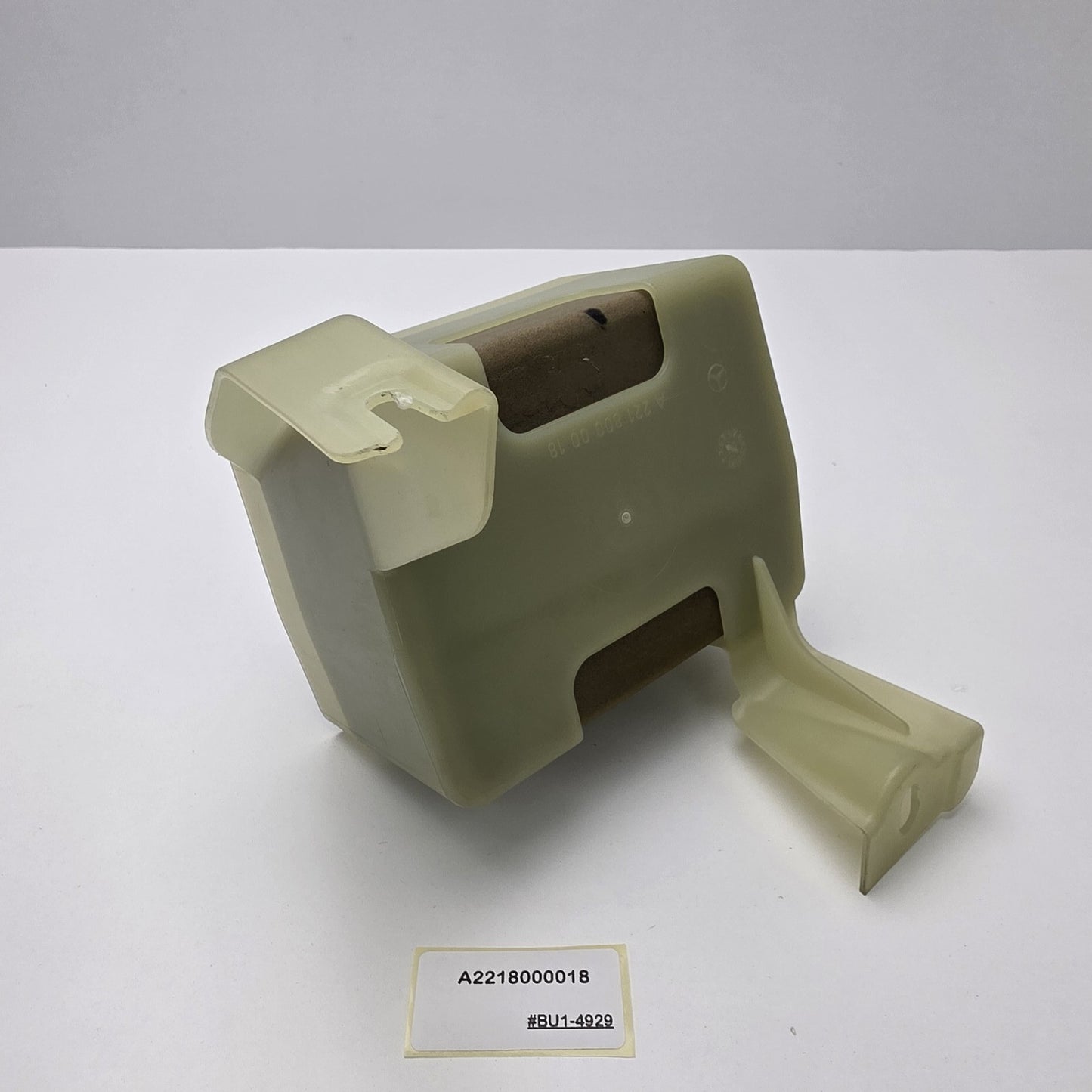 2006-2013 Mercedes-Benz S-Class VACUUM PUMP BRACKET A2218000018