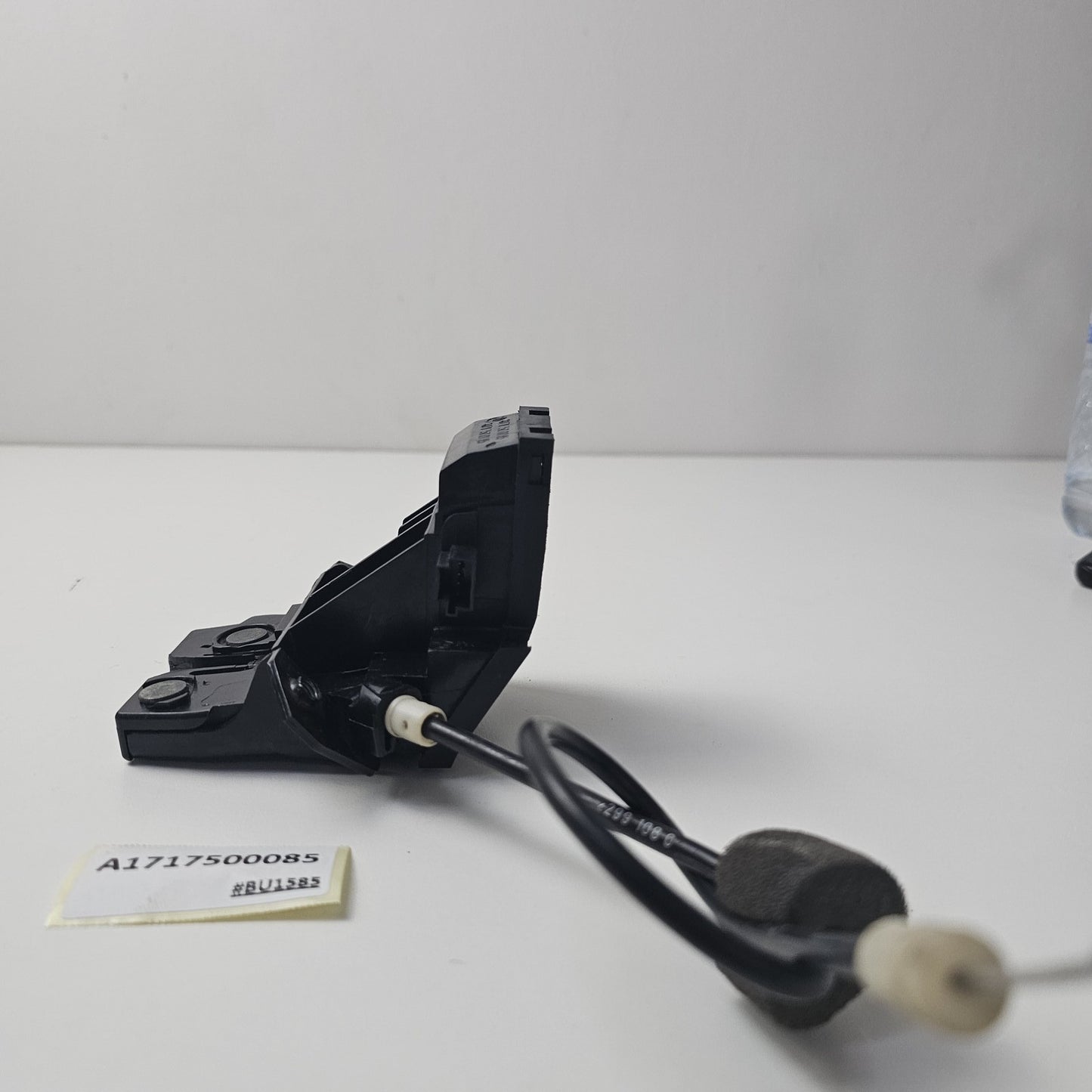 2003-2011 Mercedes-Benz W211 Trunk Lock Actuator A1717500085