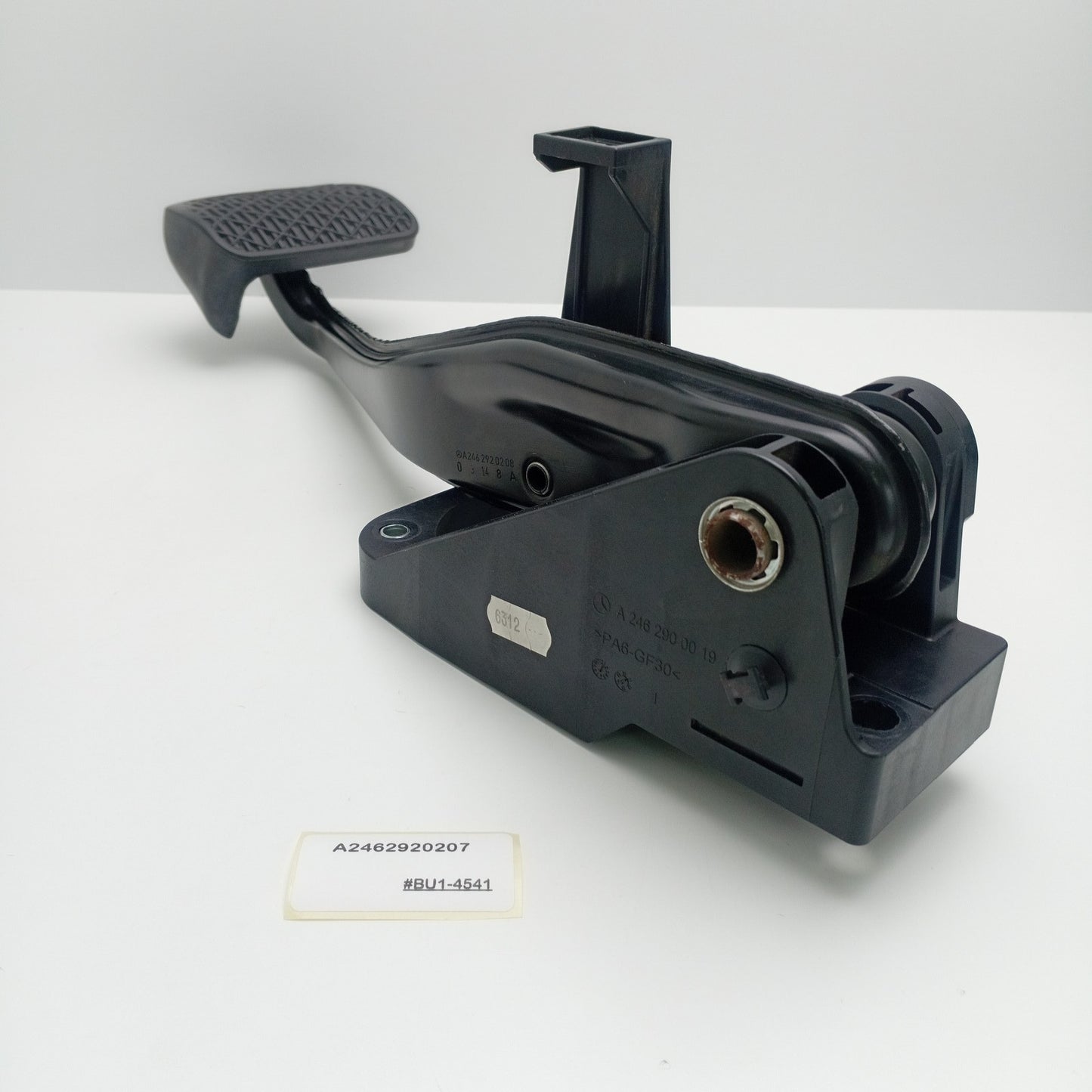 2011-2018 Mercedes-Benz B BRAKE PEDAL A2462920207
