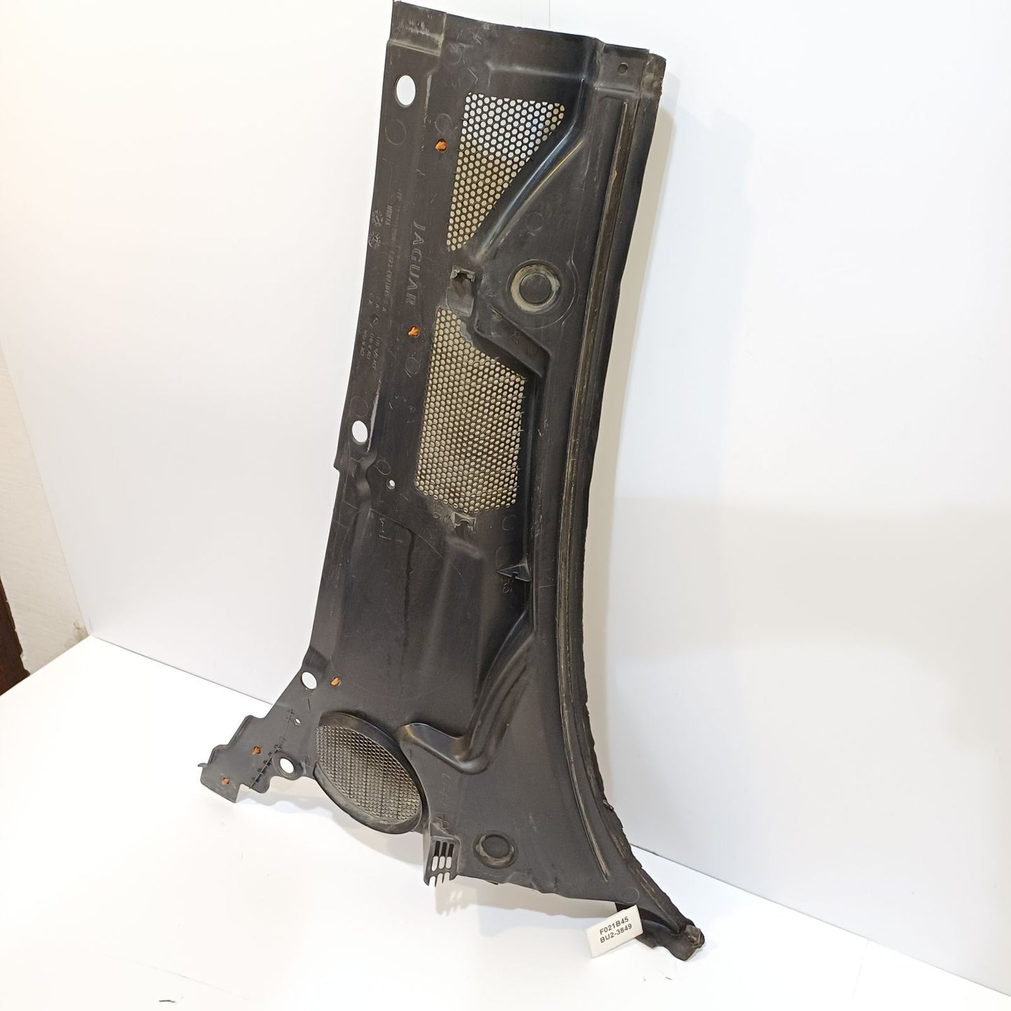 2019 Jaguar XJ Cowl Vent Panel F021B45