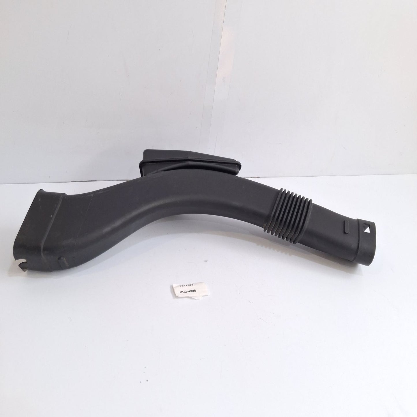 2009-2018 BMW 650i Air Intake Duct 7577473