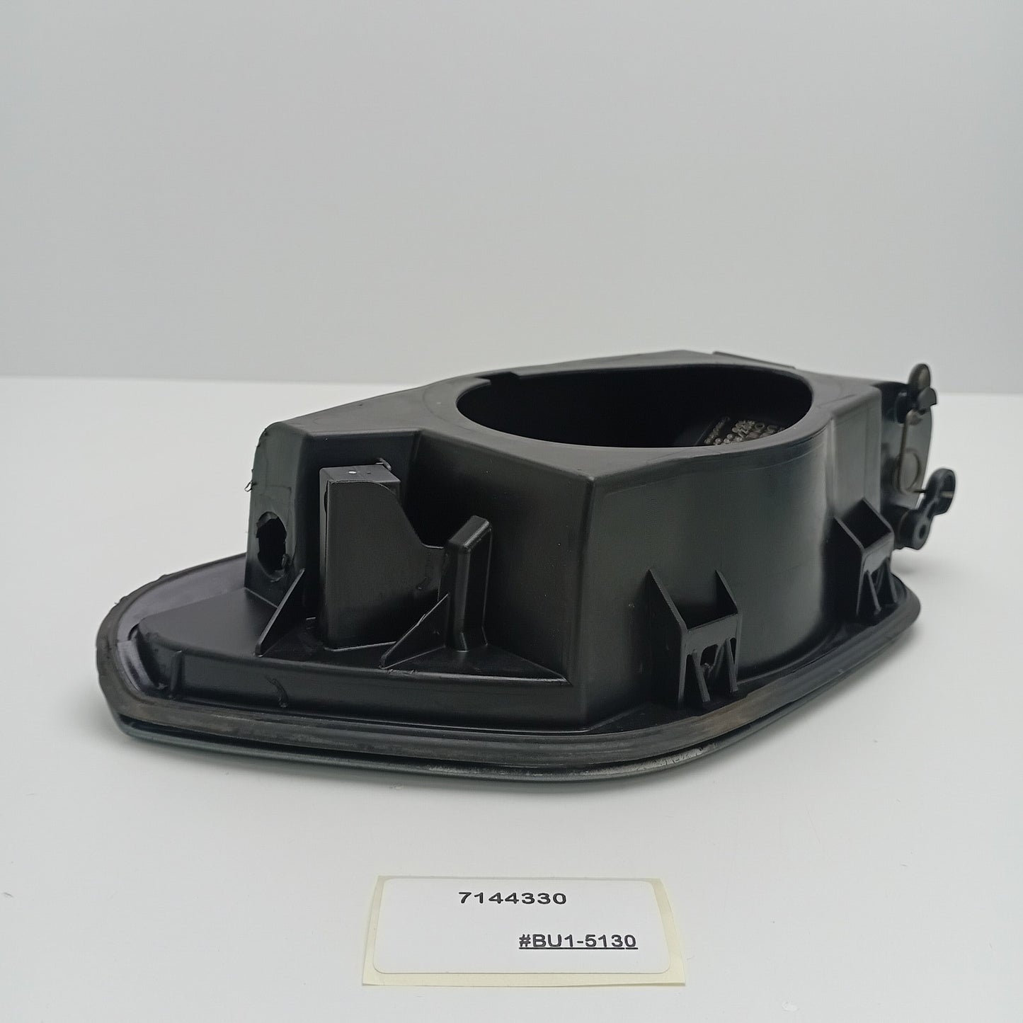 2005-2007 Jeep Grand Cherokee Fuel Pocket 7144330