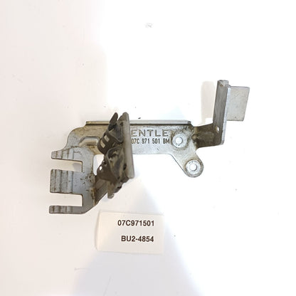 2007-2010 Volkswagen Touareg Left Engine Mount Bracket Support 07C971501