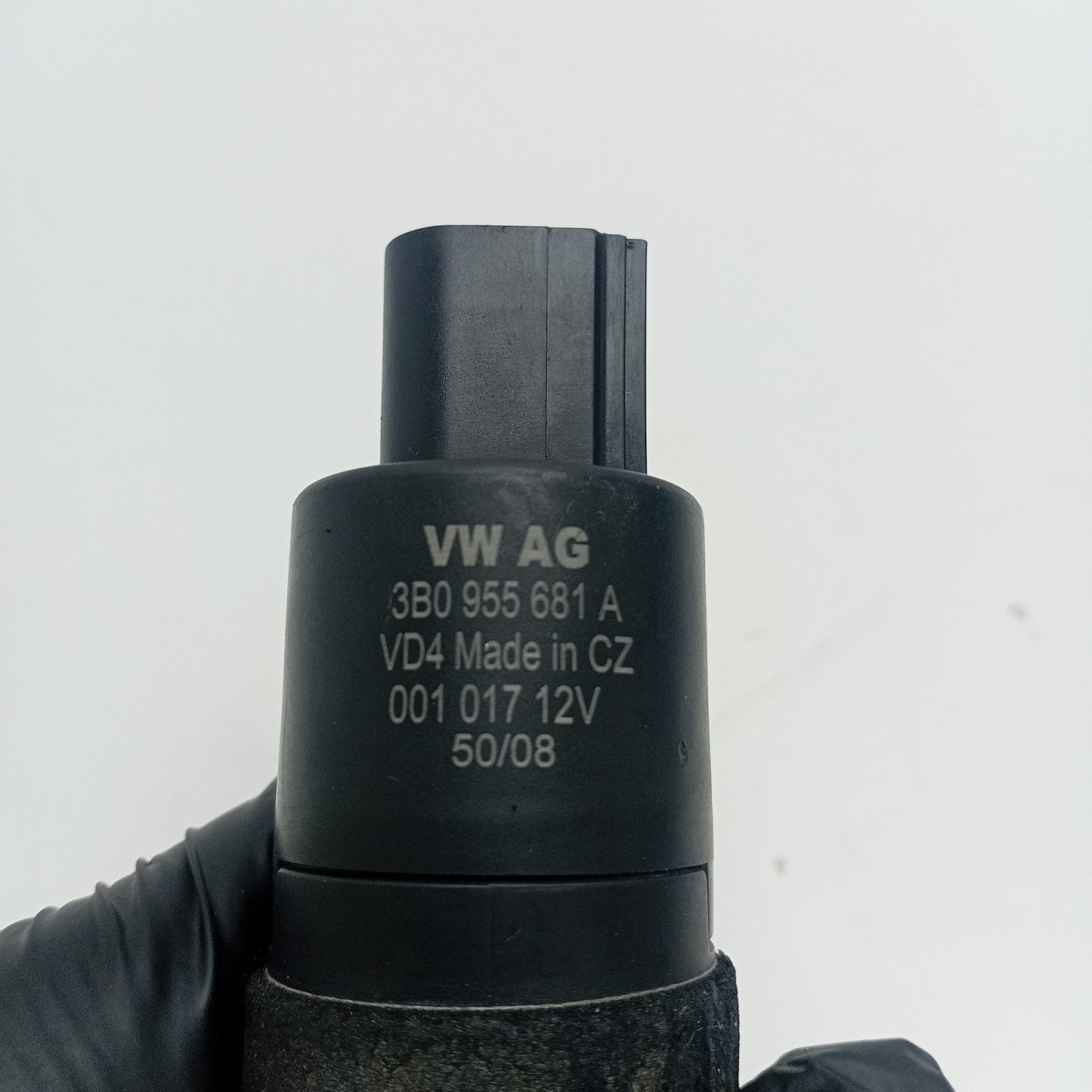 2003 Audi A4 Headlight Washer Pump 3B0955681A