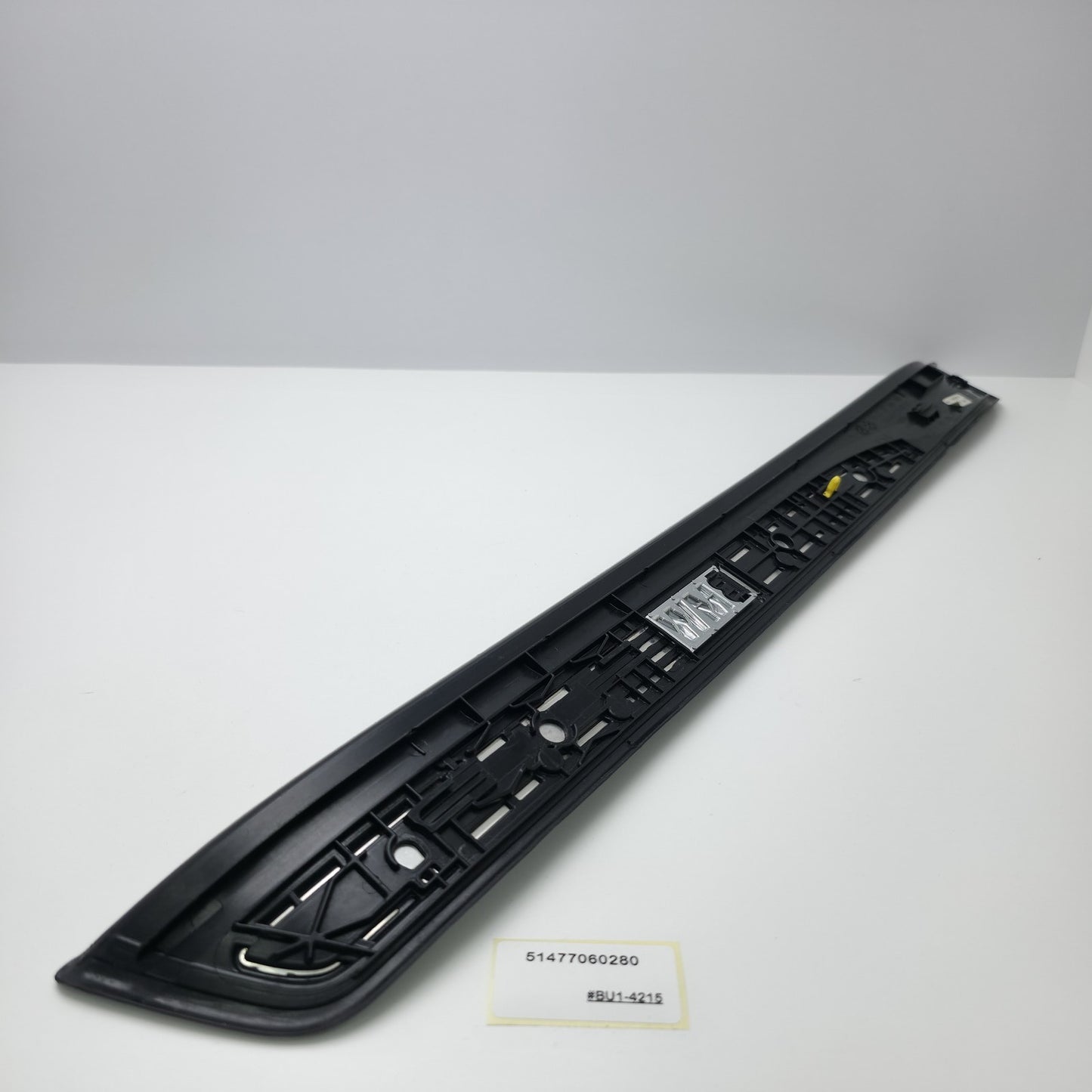 2005-2011 BMW 3-series Front Right Entrance Cover 51477060280