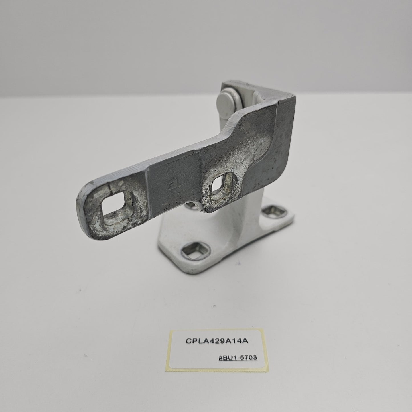 2013-2022 Land Rover Range Rover L405 Lower Tailgate Hinge Right CPLA429A14A