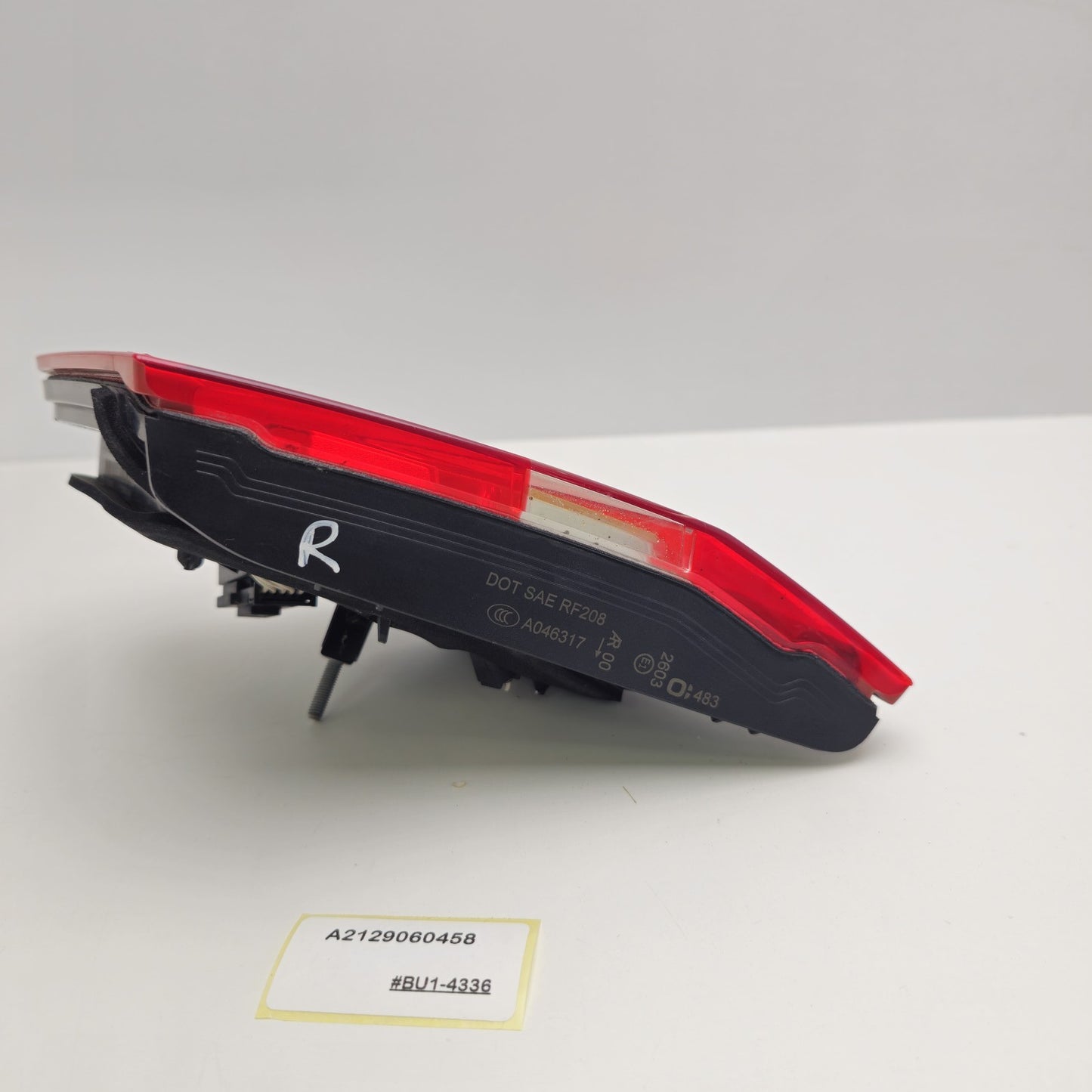 2010-2013 Mercedes-Benz E REAR TAILLIGHT IN TRUNK RIGHT SIDE A2129060458