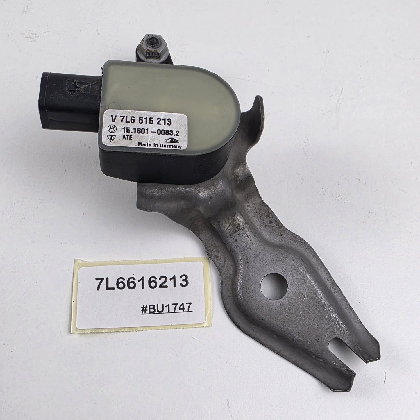 2007-2015 Volkswagen Touareg Front Left Suspension Ride Height Sensor 7L6616213