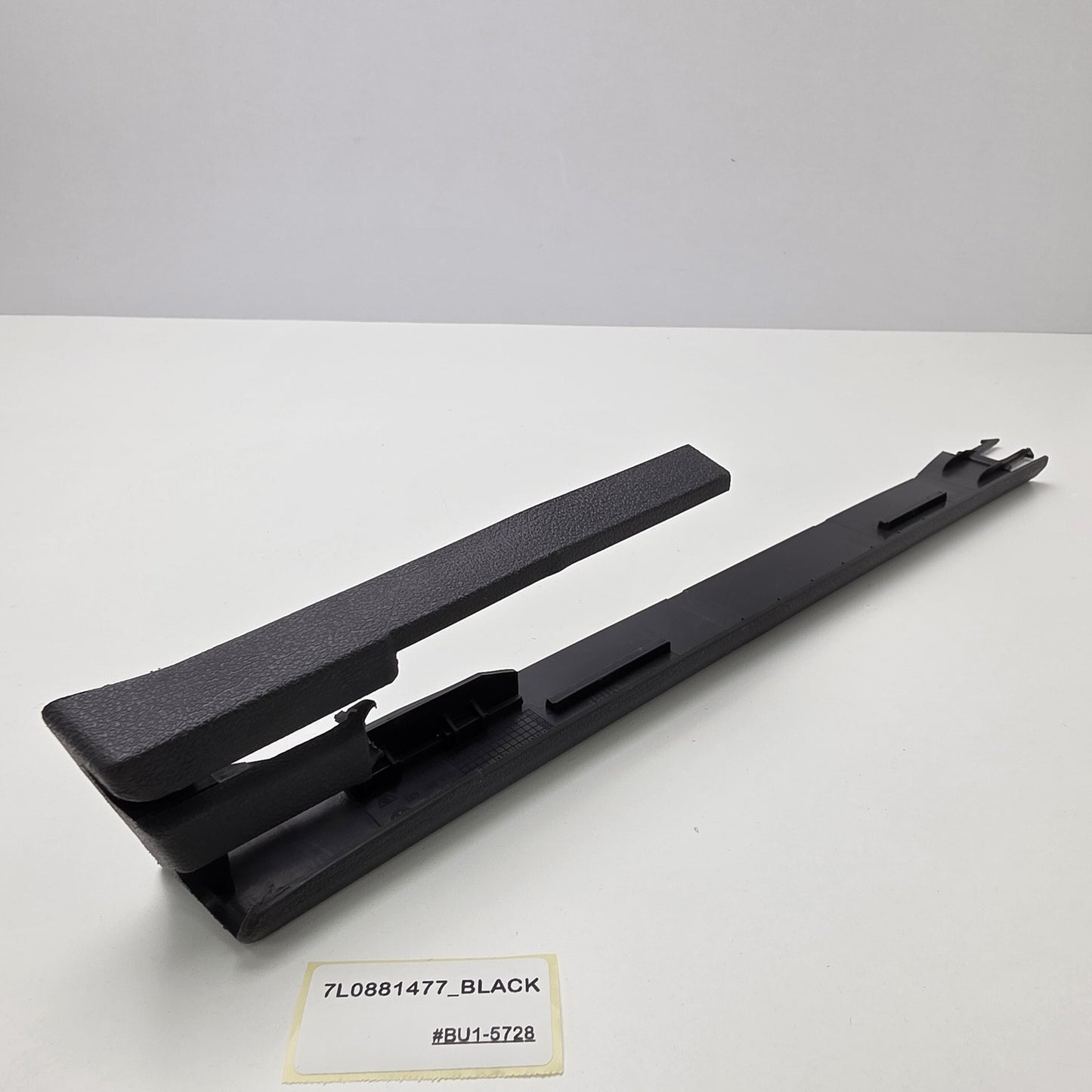 2006-2010 Audi Q7 Front Left Driver Seat Rail Trim Cover 7L0881477