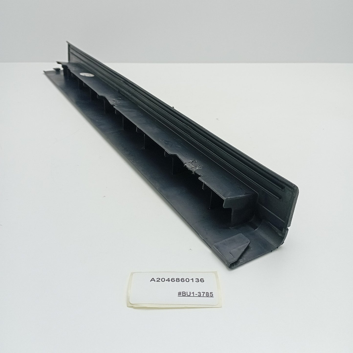2007-2014 Mercedes-Benz C-Class Door Sill Panel Front Left A2046860136