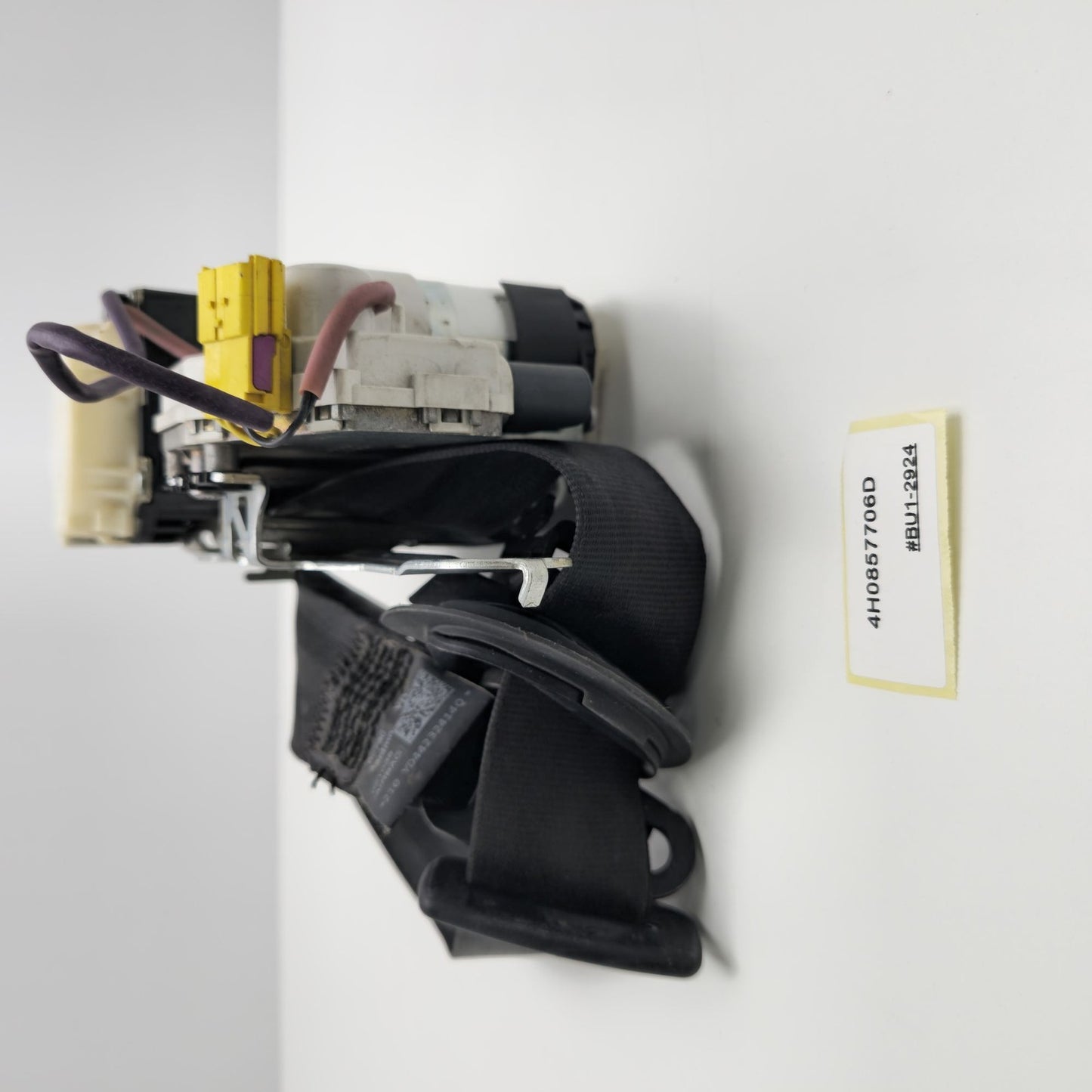 2011-2018 Audi A8 FRONT RIGHT SEATBELT 4H0857706D