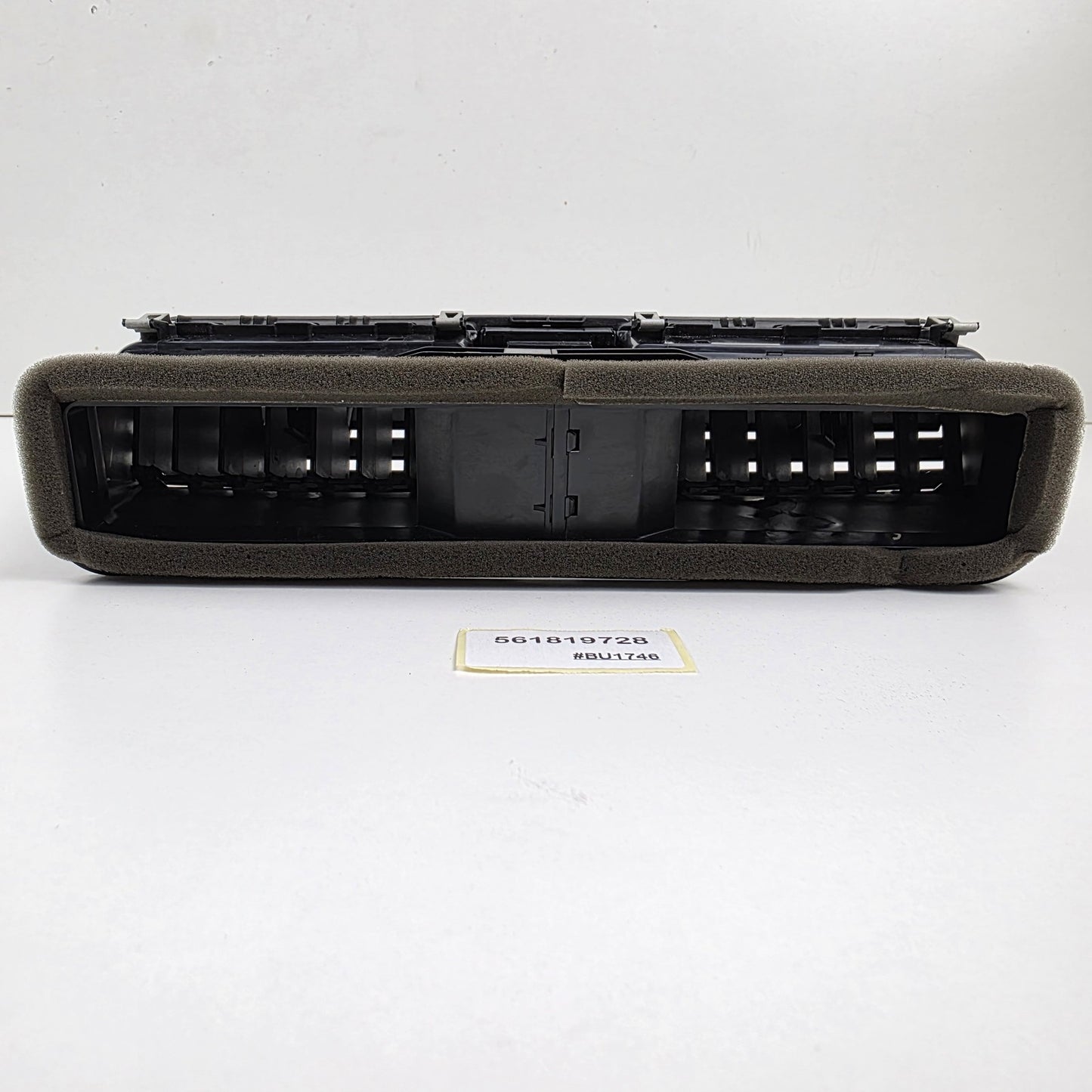2012-2018 Volkswagen Passat Instrument Panel Air Duct 561819728