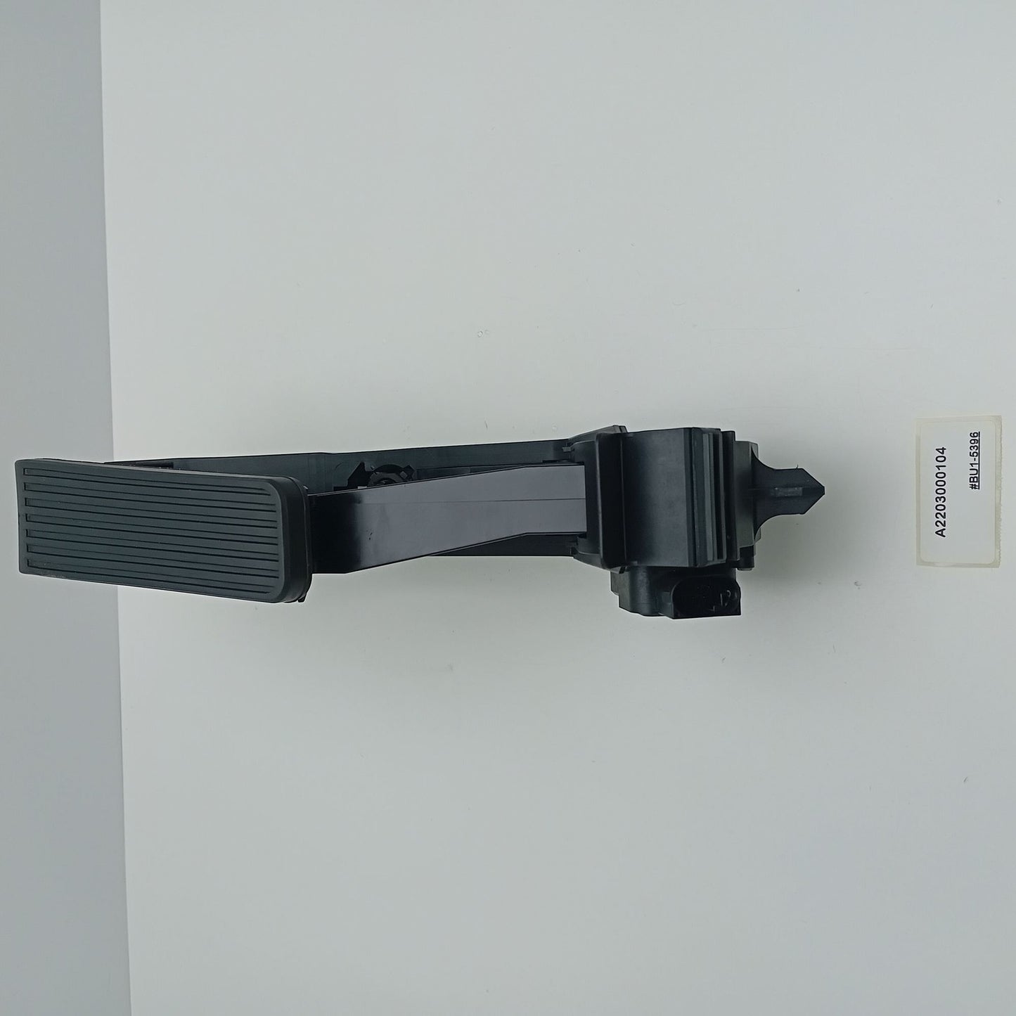 2004-2009 Mercedes-Benz S63 AMG Accelerator Pedal A2203000104