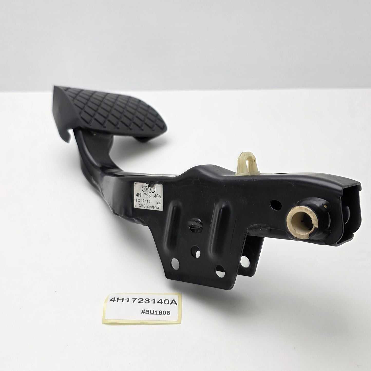 2009-2017 Audi A6 L Brake Pedal 4H1723140A