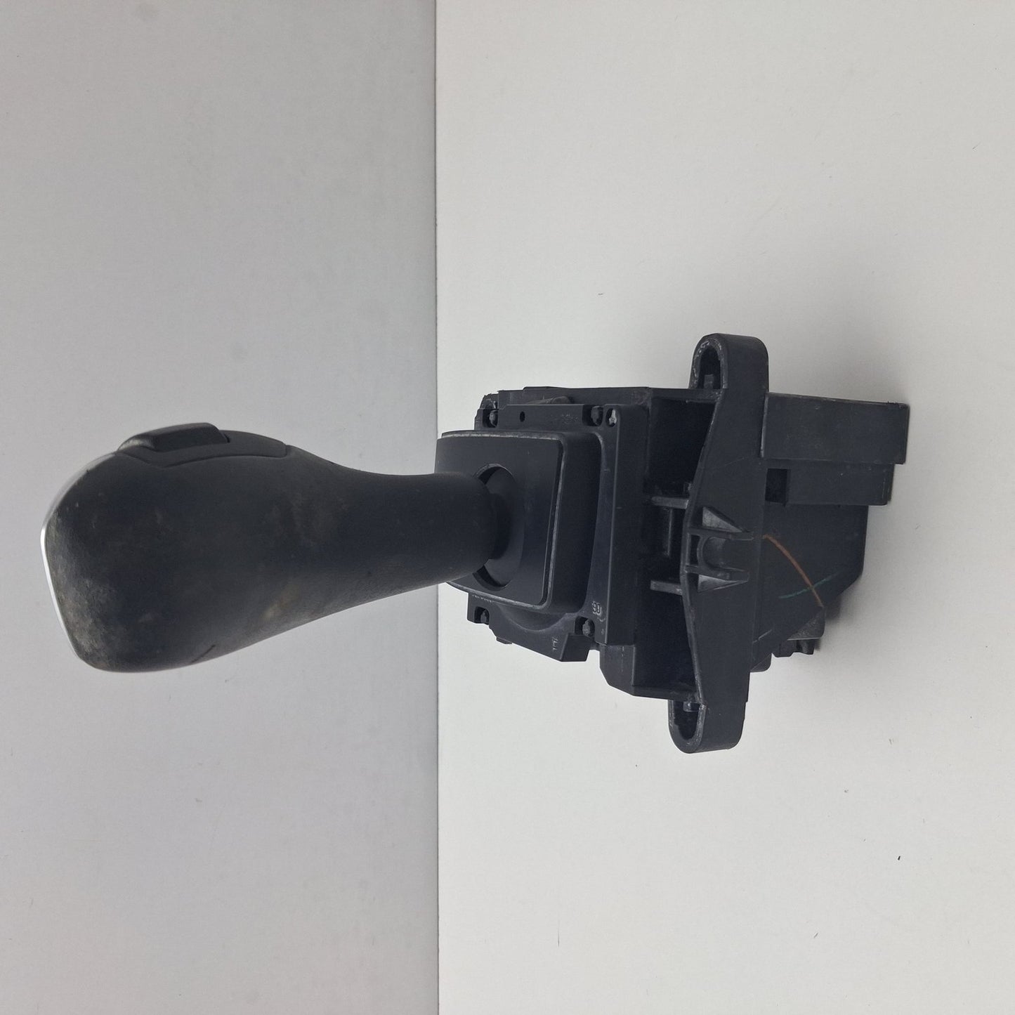 2010-2017 BMW X3 Automatic Transmission Shifter GW929690401