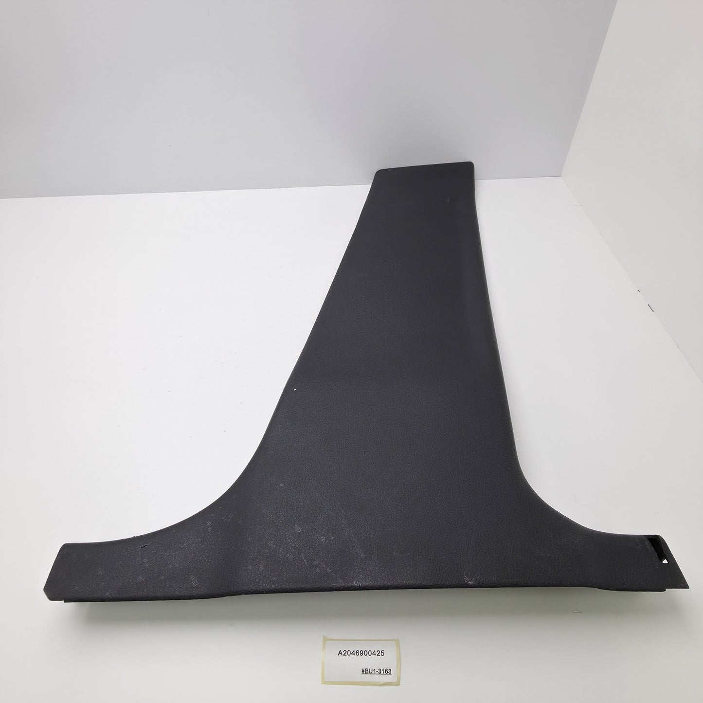 2007-2014 Mercedes-Benz W204 B-Pillar Lower Trim A2046900425