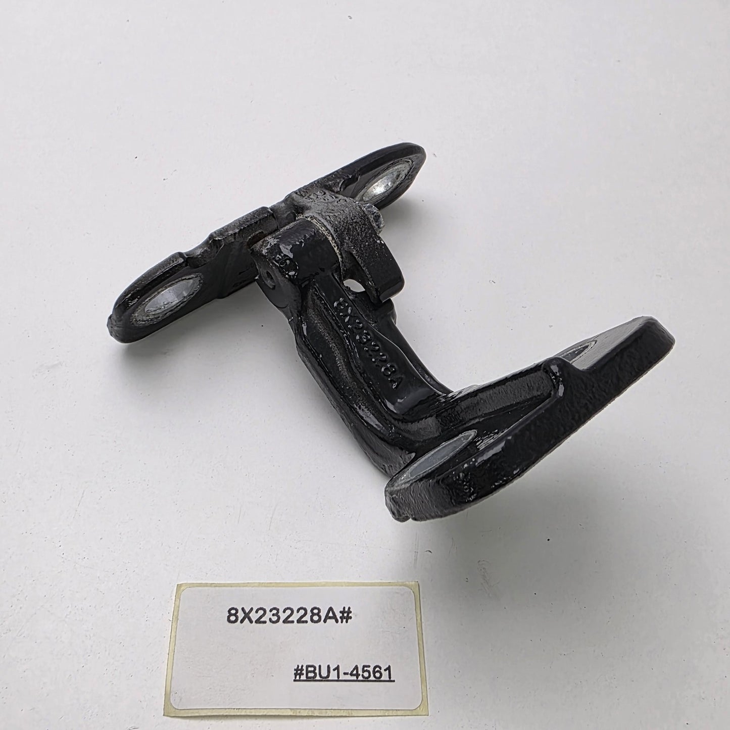 2009-2015 Jaguar XF Door Hinge Set 8X23228A