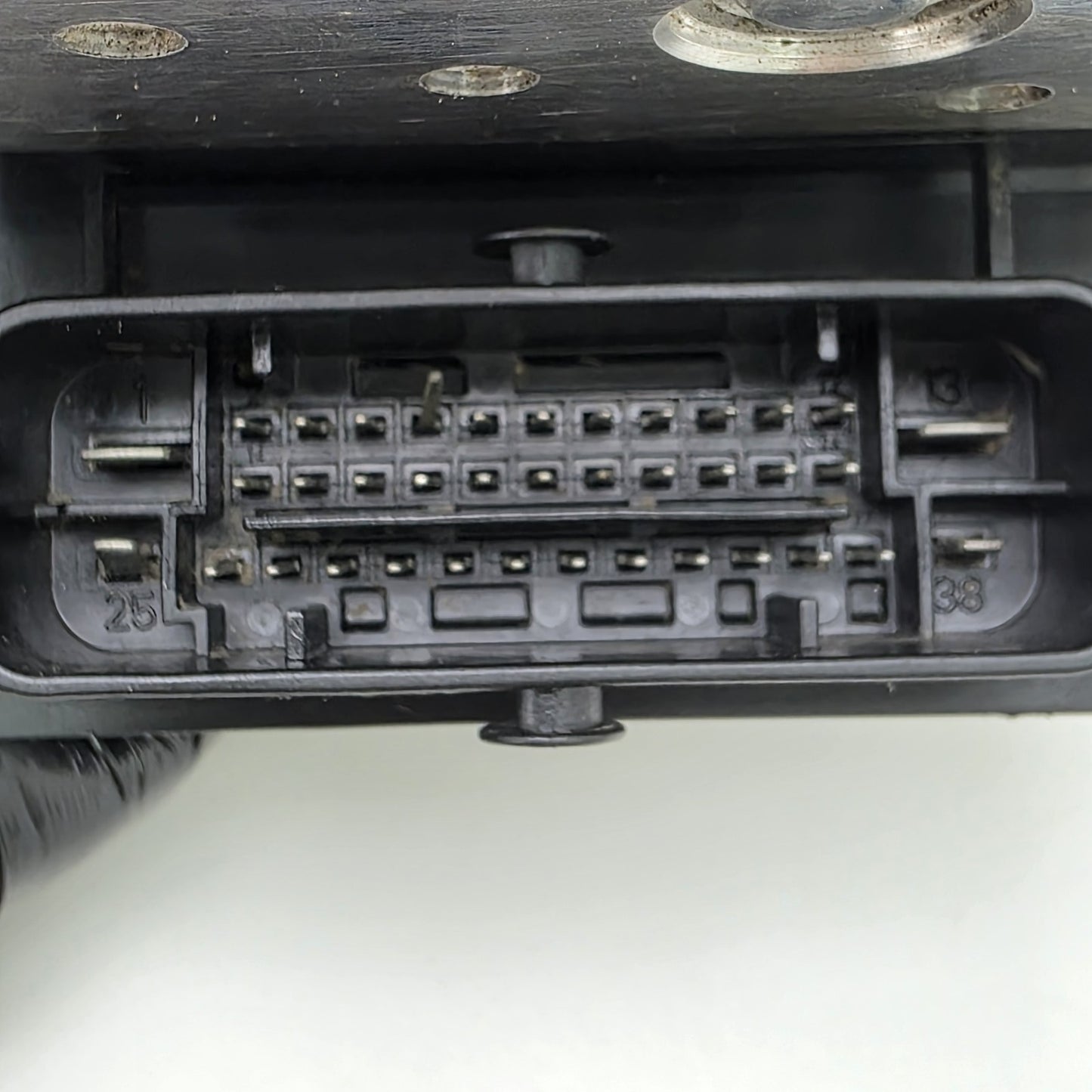 2014 Mercedes CLS-Class ABS PUMP MODULE CONTROL UNIT A2124315512