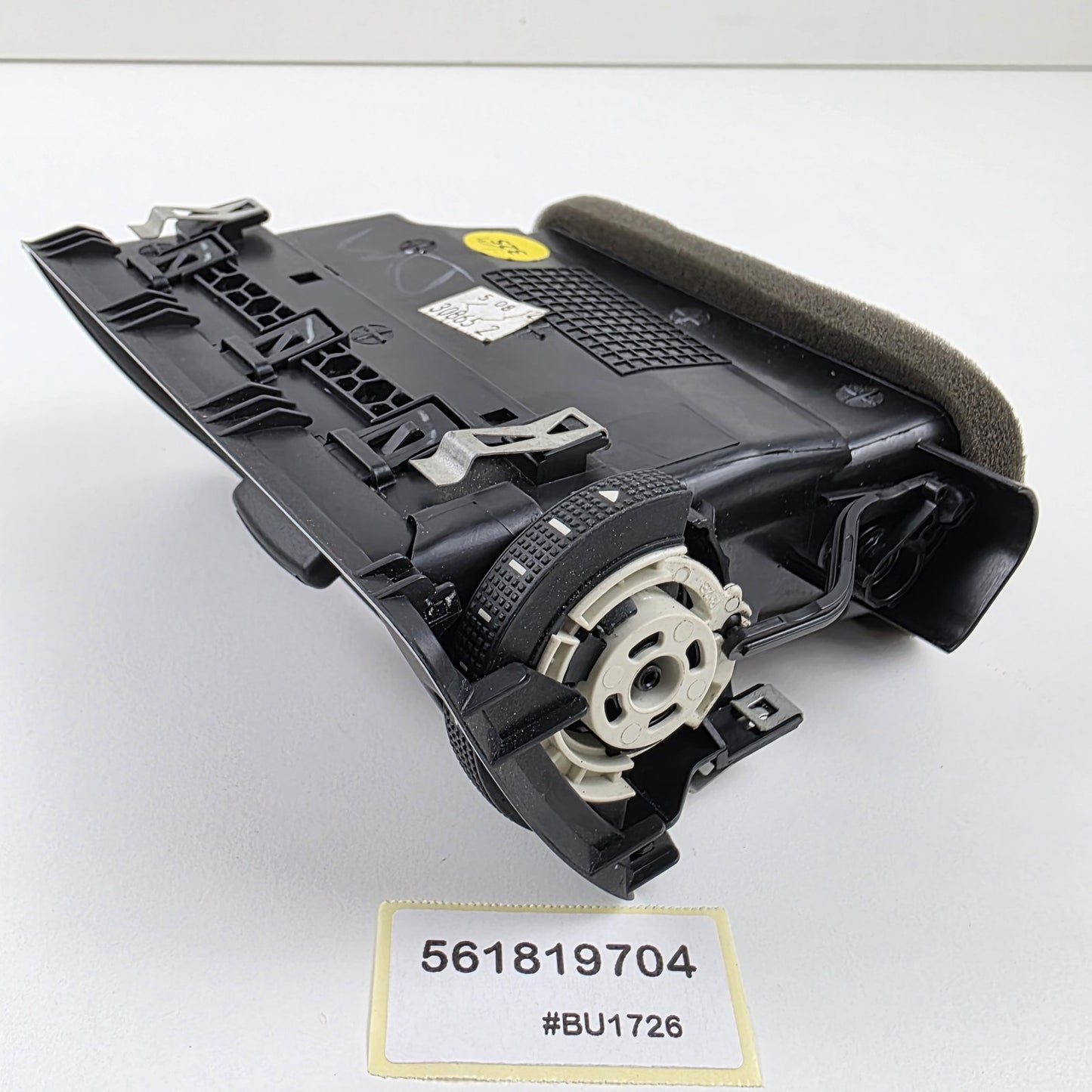2011-2018 Volkswagen Passat Dashboard Air Vent 561819704