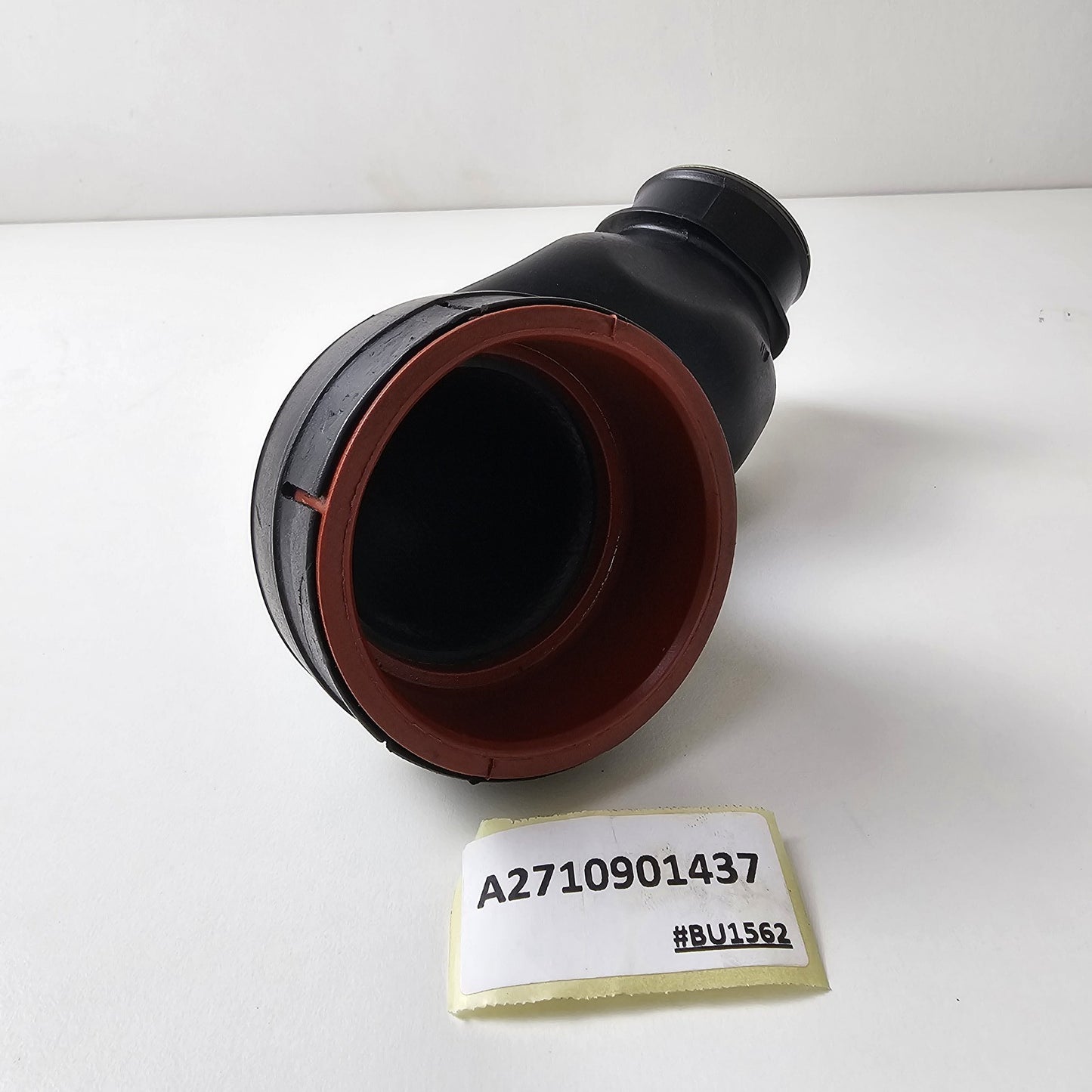 2004 Mercedes-Benz C-Class (W203) INTAKE AIR HOSE PIPE A2710901437