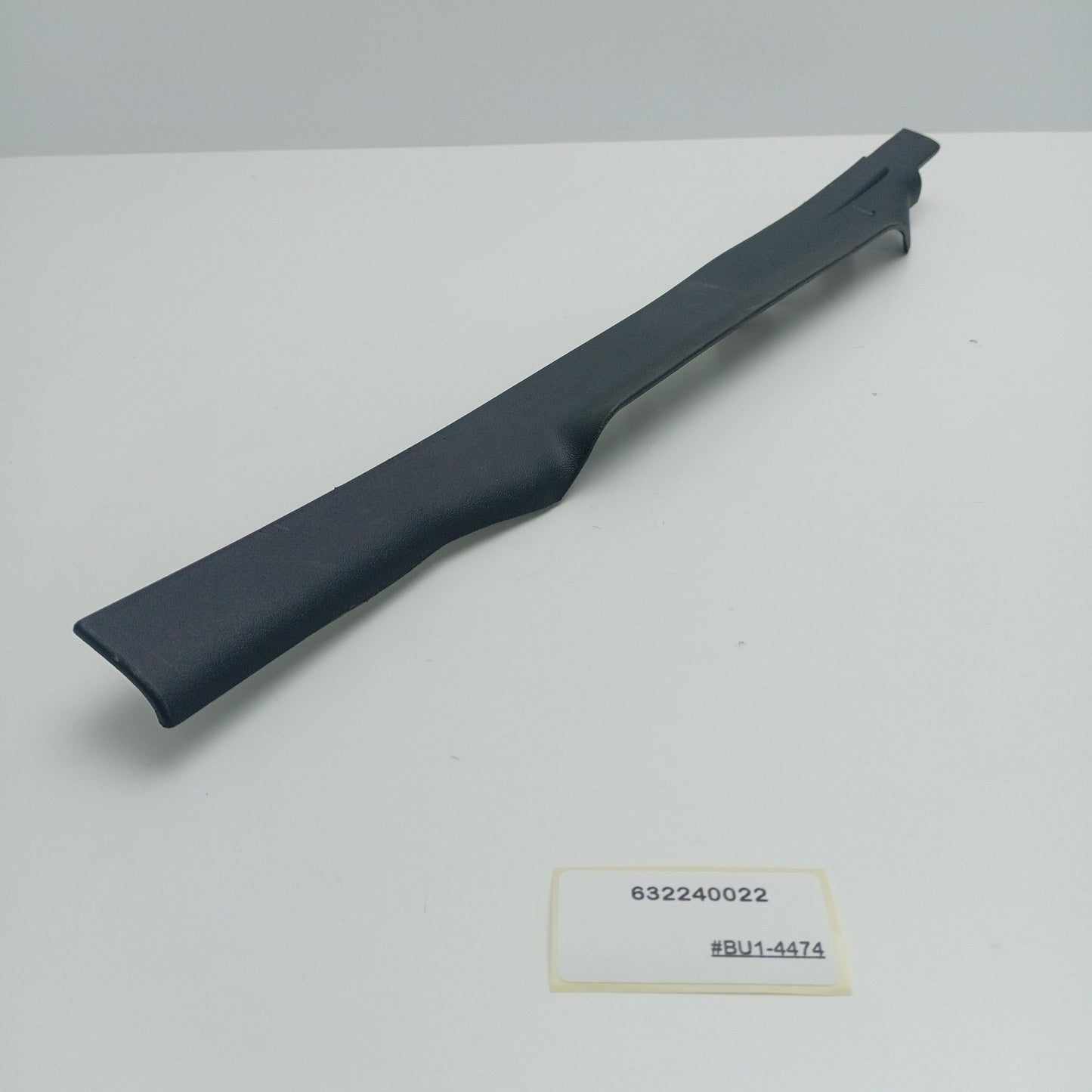 2004-2009 Land Rover Discovery 3 Left Dash Side Trim Cover Panel 632240022
