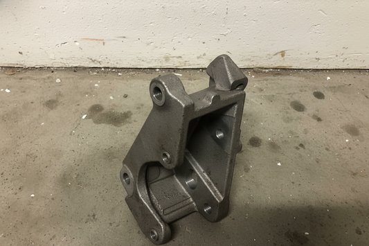 2009 Chevrolet Lumina S Power Steering Pump Mounting Bracket Used OEM 92068265