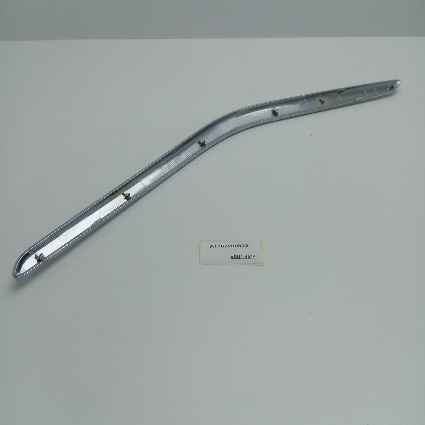 2018 Mercedes-Benz GLA Front Left Door Trim Moulding Chrome A1767200922