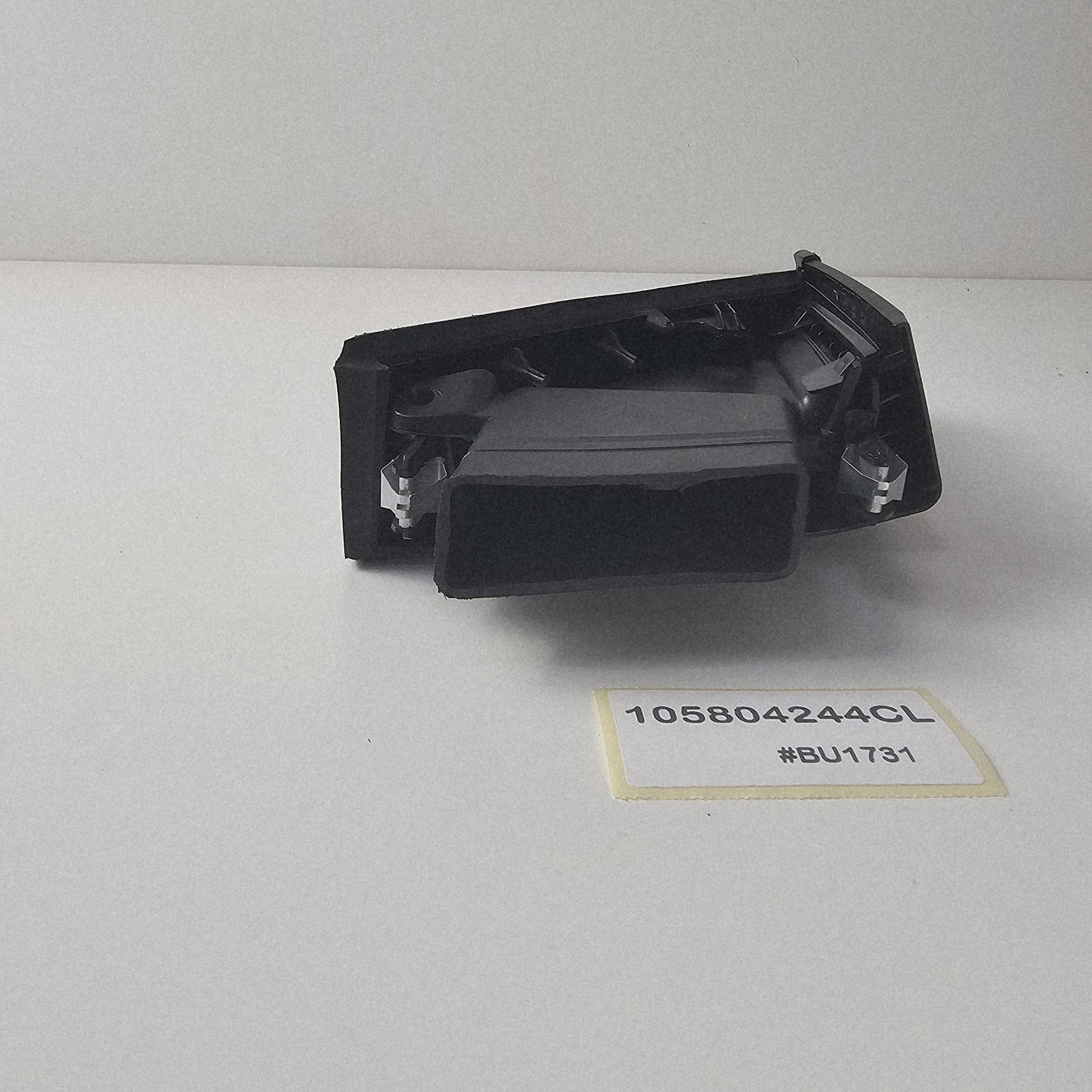 2013-2019 Maserati Quattroporte Door Corner Vent Cover Trim 105804244CL