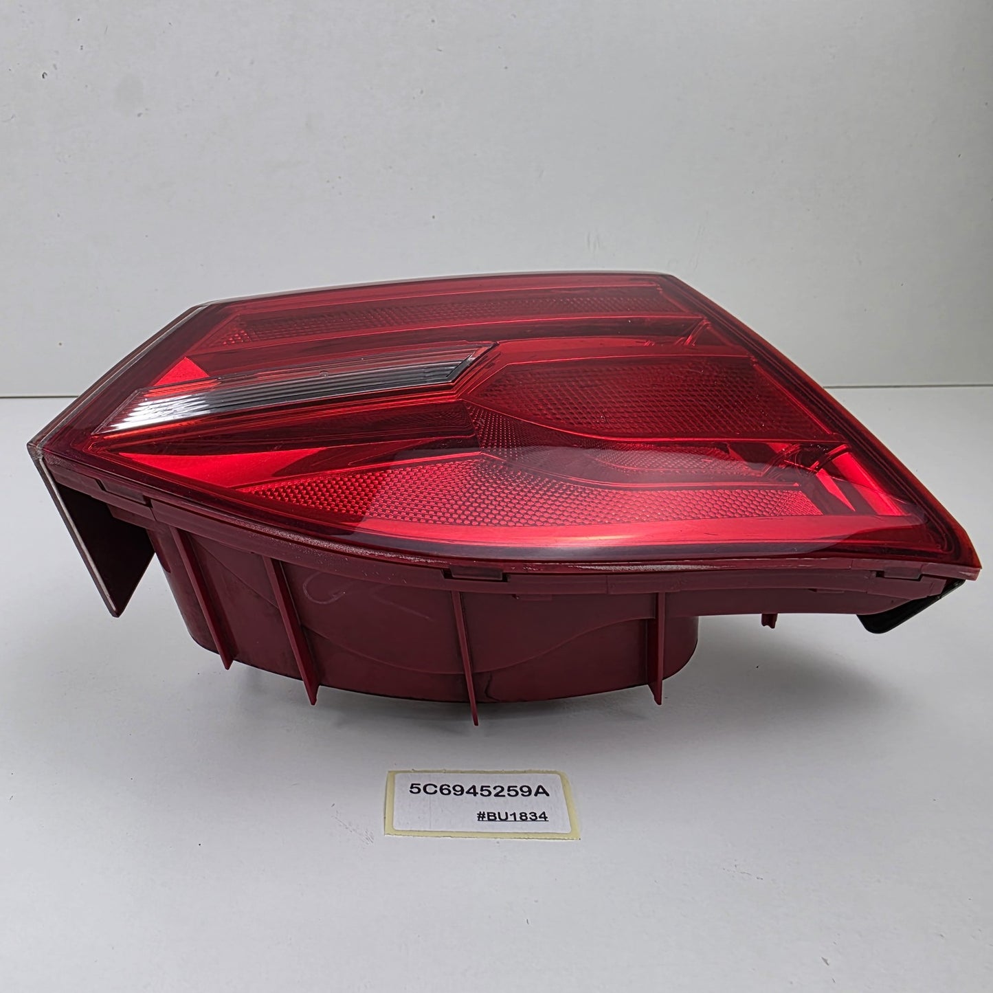 2011-2014 Volkswagen Jetta TAIL LIGHT ASSEMBLY DRIVER SIDE LEFT INNER 5C6945259A