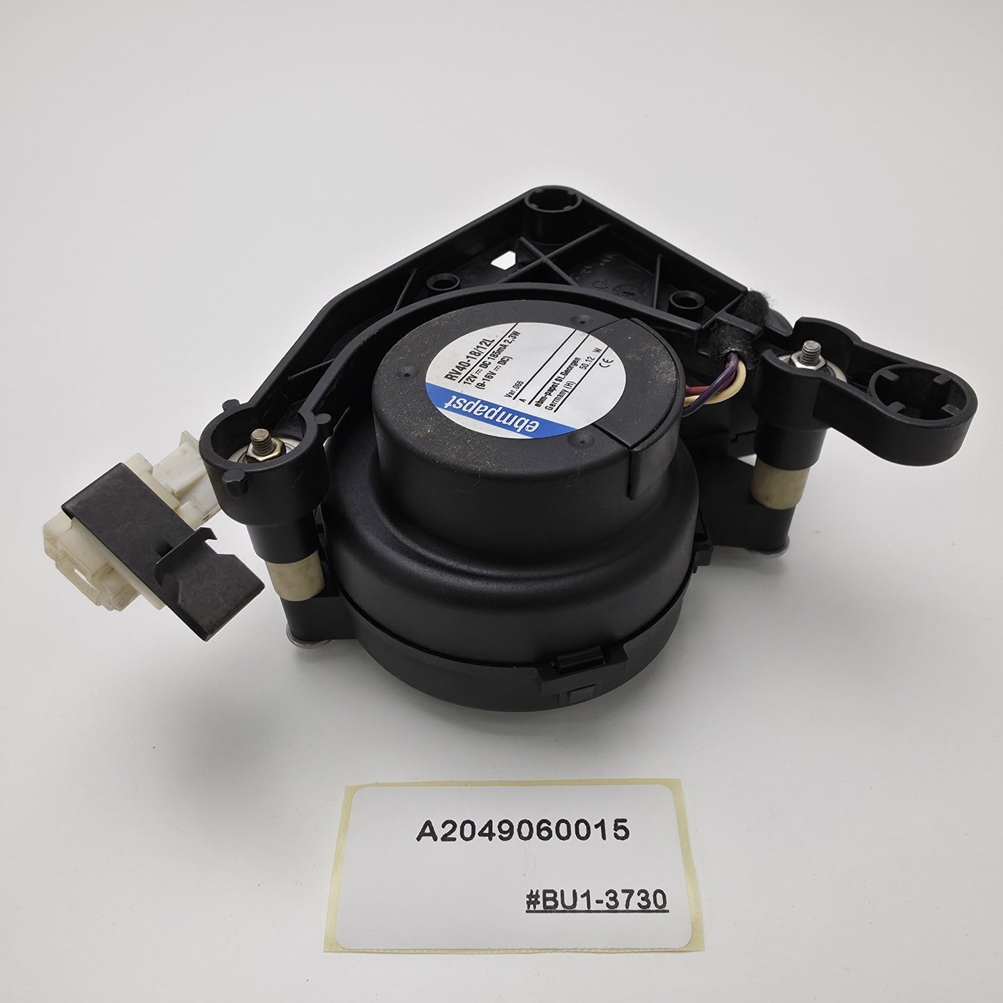 2011-2014 Mercedes-Benz CLS Cooling Fan Blower Motor Module A2049060015