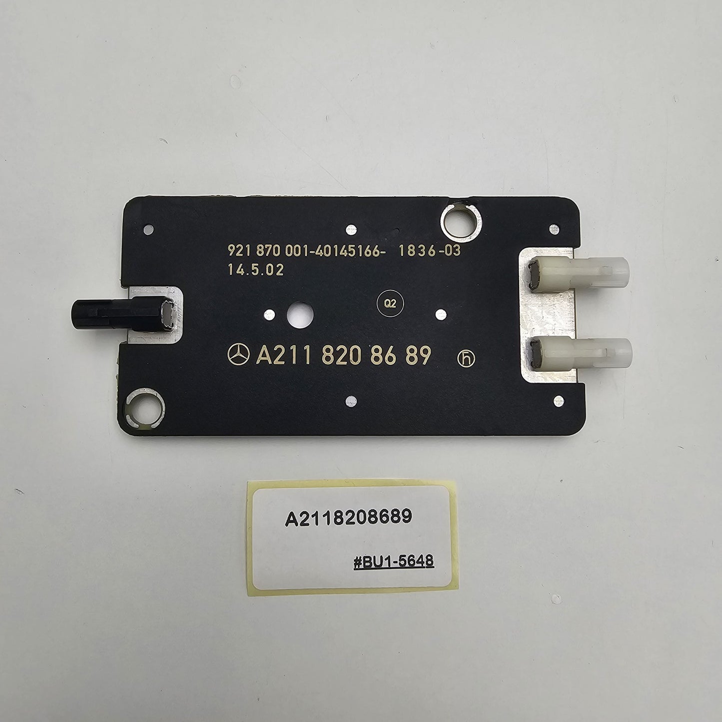 2006 Mercedes E350 Antenna Amplifier Splitter A2118208689