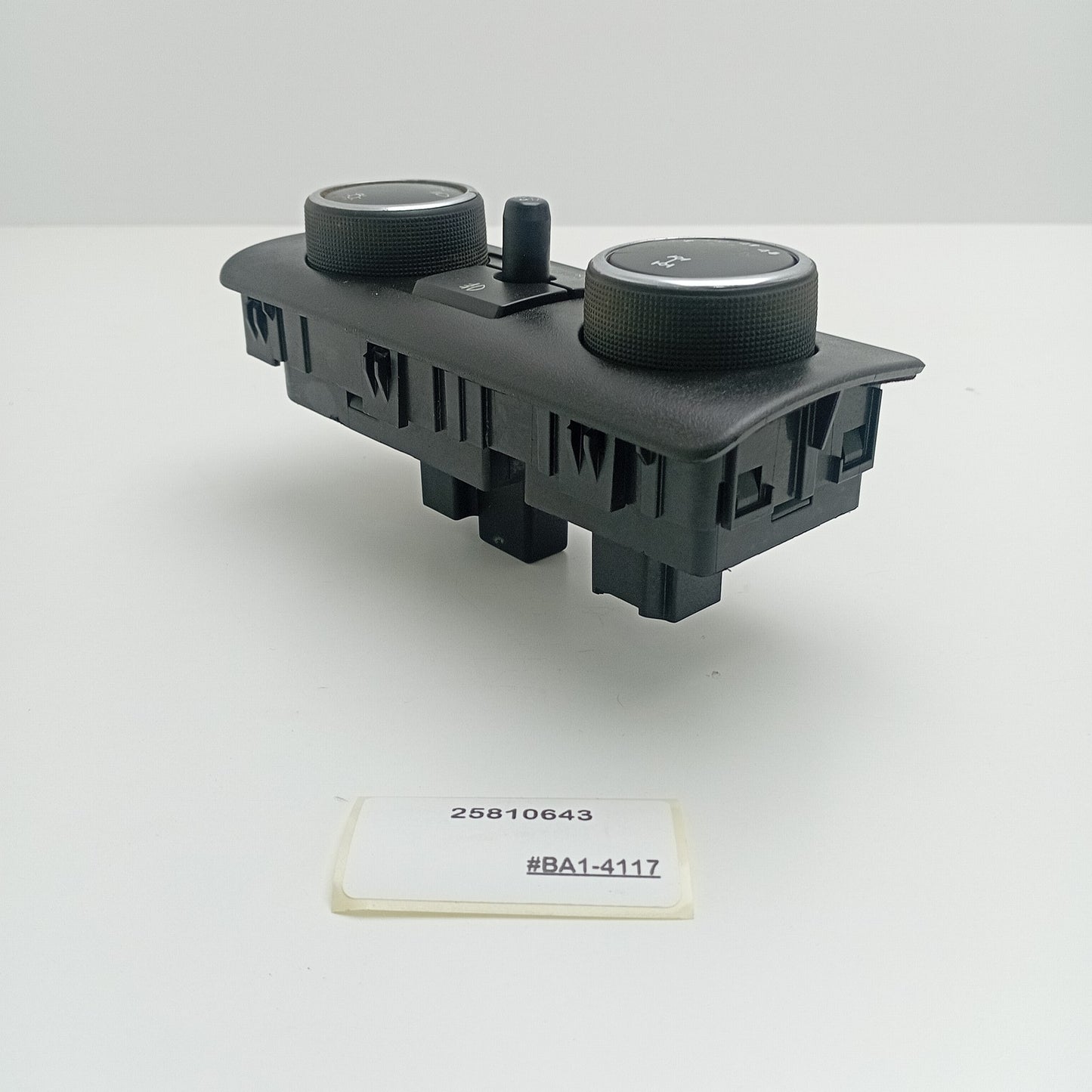 2007-2014 Chevrolet Tahoe Headlamp Switch Trim Plate 25810643